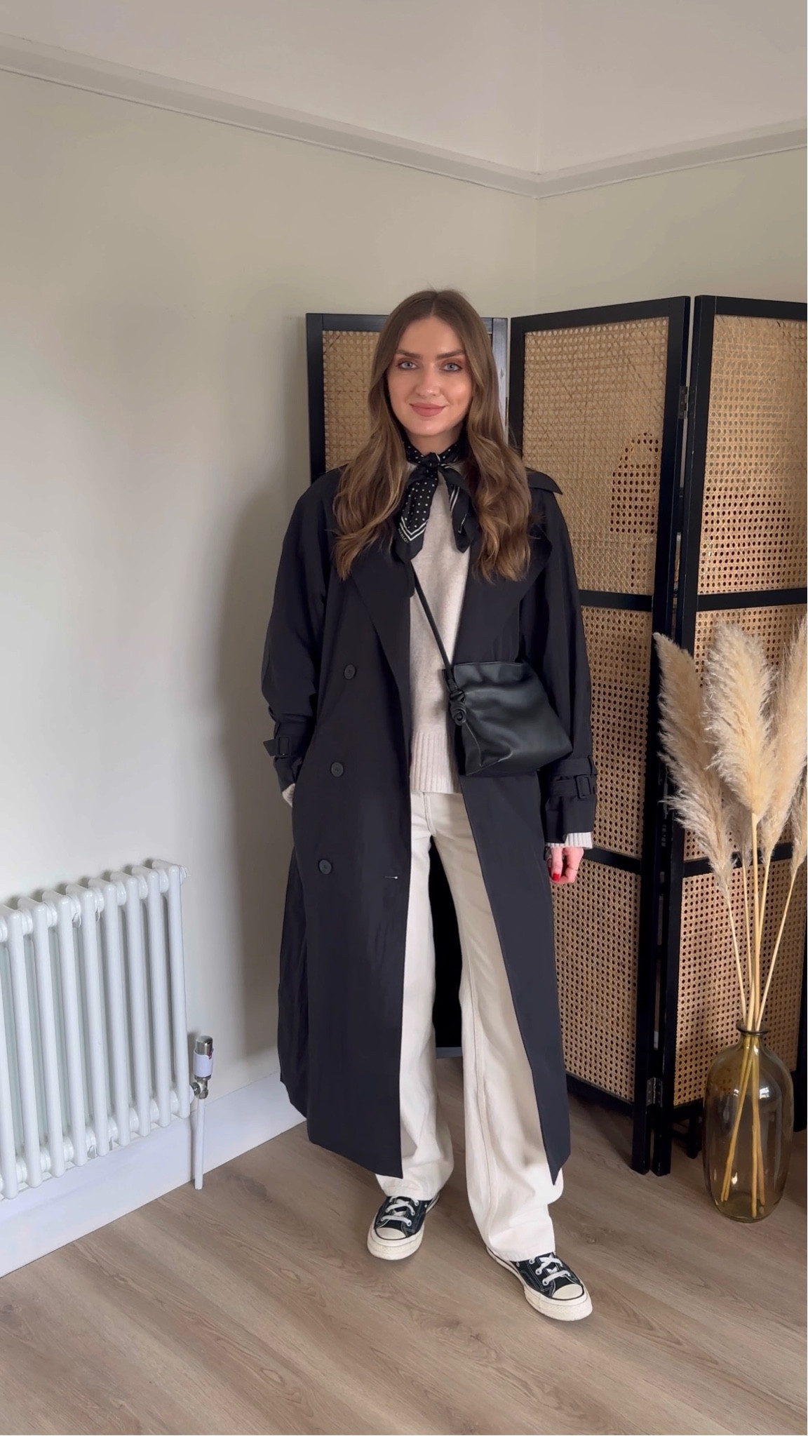 Styling the hardest working item in my wardrobe from last month…

Small in the & Other Stories Boxy Cashmere-Blend Jumper

A small in the &OS Crinkle-Effect Trench Coat

A 26 in the &OS Relaxed Tapered Jeans
In beige 
I’m 5f6 6 

Loewe black flamenco mini 

Lauren Ralph Lauren Ditsy Diamond Silk Scarf

Converse chuck 70 hi-top trainers





Smart casual outfit, cream jeans outfit, capsule wardrobe, black trench-coat

#LTKstyletip #LTKSeasonal #LTKeurope