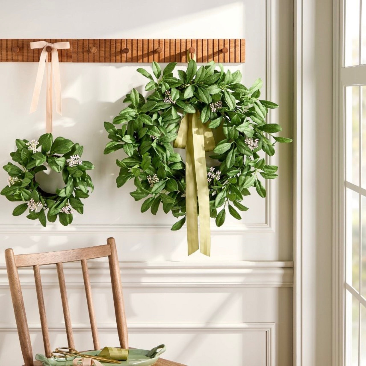 Add a touch of greenery to your space with this Mini Seeded Green Leaf Wreath from Hearth & Hand! The loop makes it easy to hang too. 

Hearth & Hand with Magnolia 
Mini wreath


#LTKSpringSale #LTKHome #LTKSeasonal