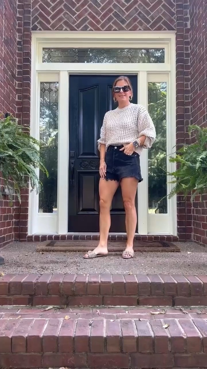 What to wear for fall when it’s still warm outside ☀️ 🍁

#LTKstyletip #LTKSeasonal #LTKover40