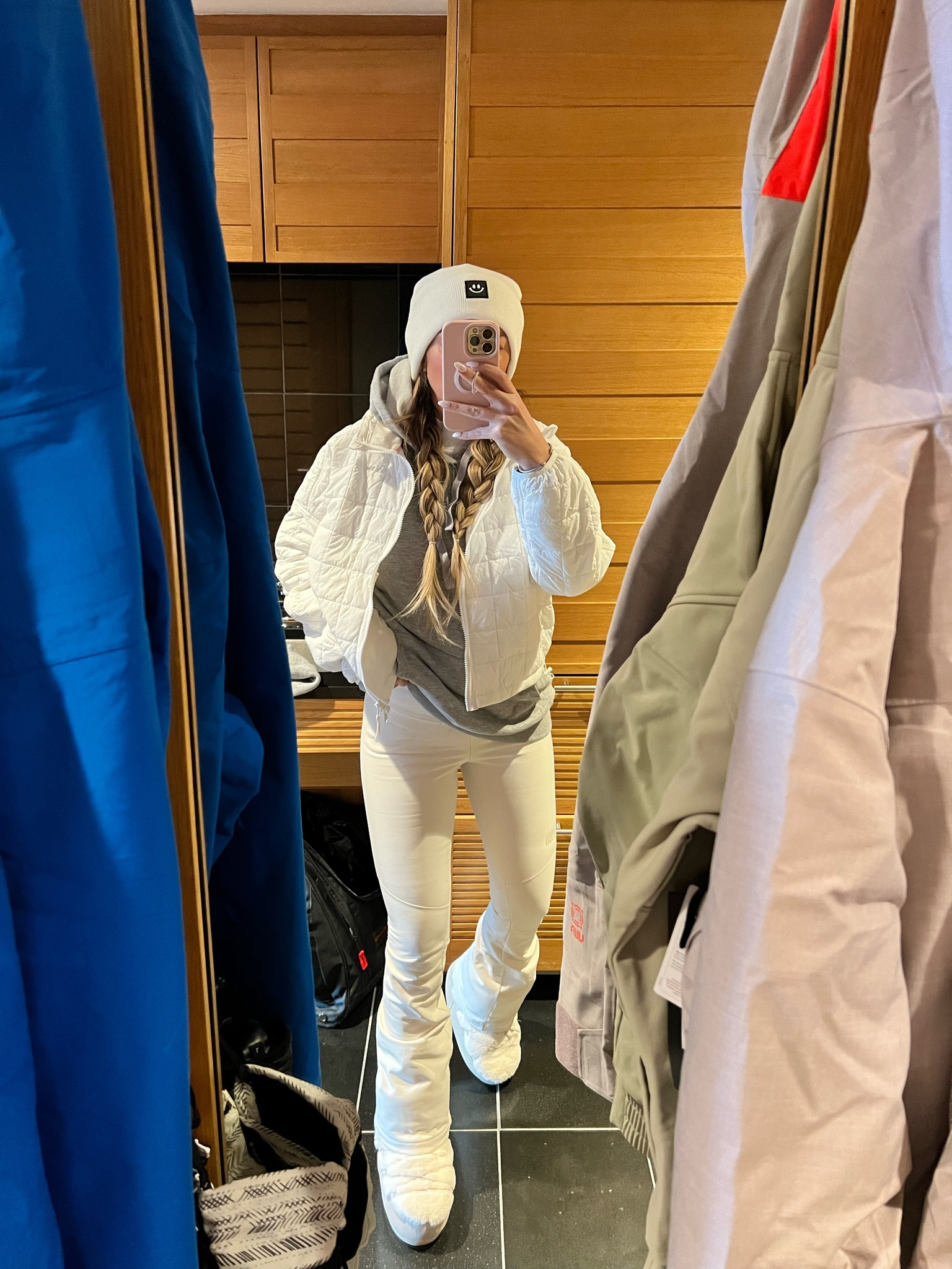 Ski outfit 
Winter outfit 
Aspen outfit 

Puffer -  xs
Turtleneck - small
Pants - 4 

#LTKcurves #LTKtravel #LTKSeasonal