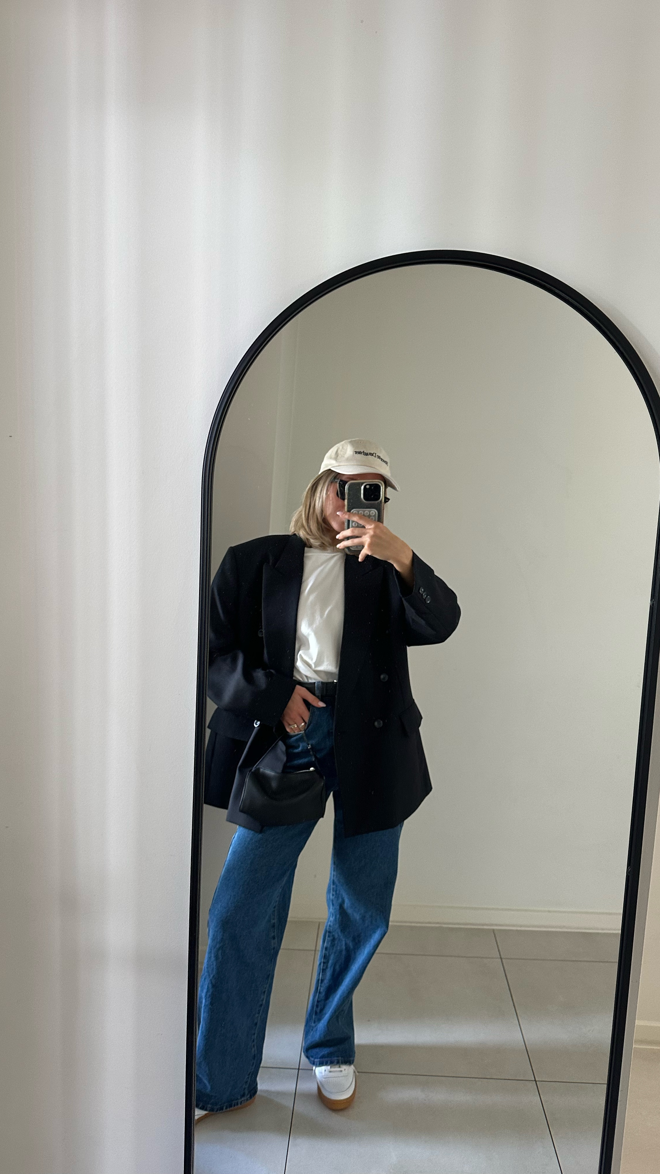 How to elevate basics… oversized blazer + sneakers + cap 🤌🏽

#LTKstyletip #LTKaustralia