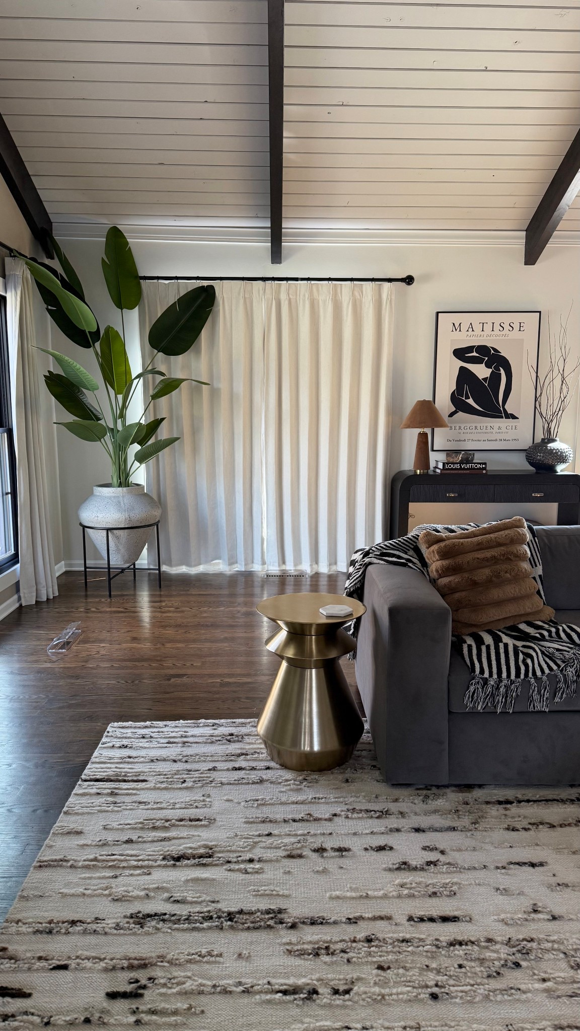 My brass side table is now 20% off! 

#home #homedecor #sidetable #furniture #rug #tablelamp #lamp #lighting #coffeetablebook #consoletable #decor #planter #amazon #target #anthropologie #wayfair

#LTKHome #LTKSaleAlert