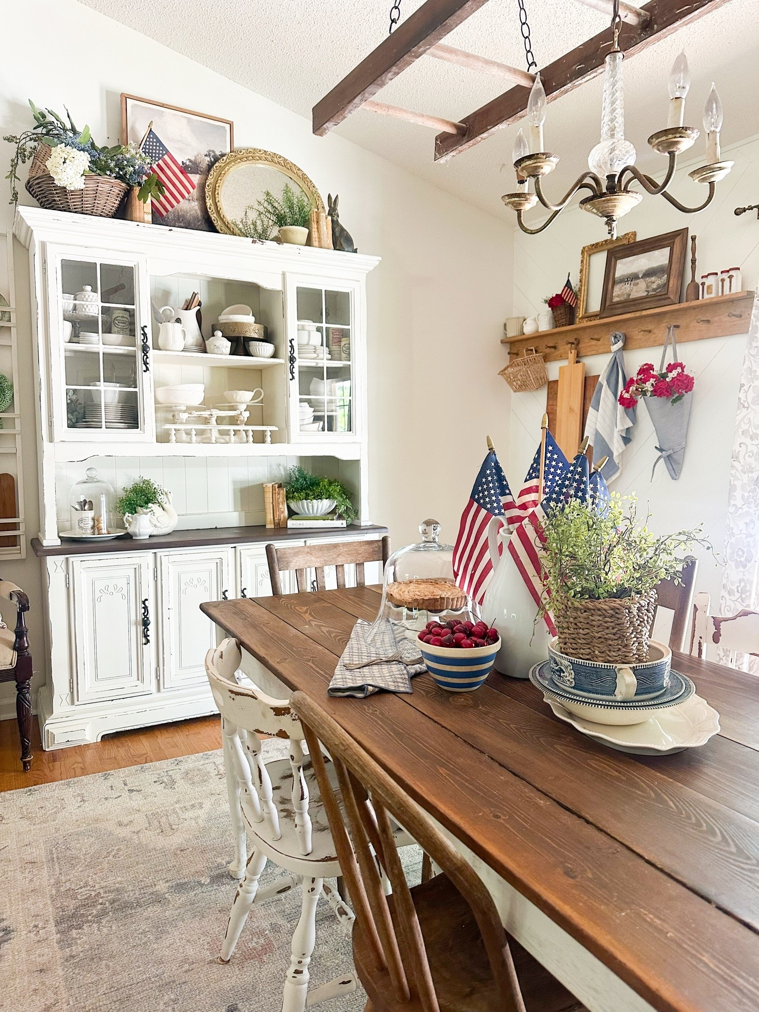 Americana tablescape cottage style

#LTKHome #LTKSeasonal #LTKSaleAlert
