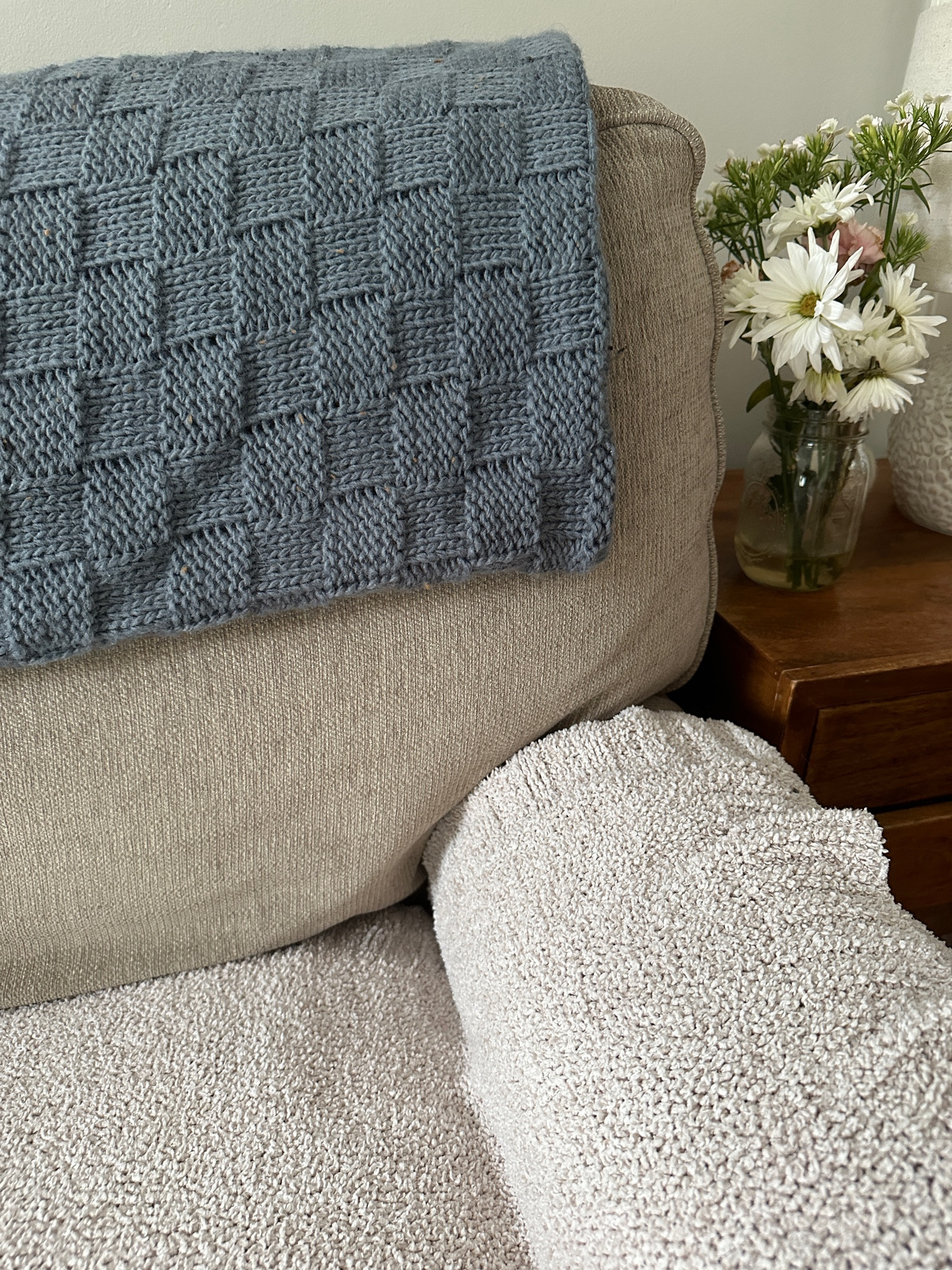 Target throw blankets

Navy blue throw blanket, knit throw blanket,  cozy throw blanket, neutral throw blanket, cozy knit throw blanket, affordable home decor, target home finds 

#LTKsalealert #LTKhome #LTKfindsunder50