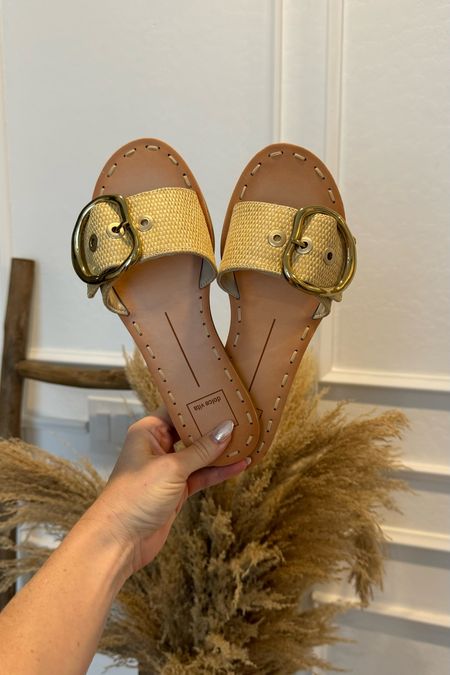 Love these summer sandals!! They run true to size

#LTKShoeCrush #LTKFindsUnder100 #LTKStyleTip