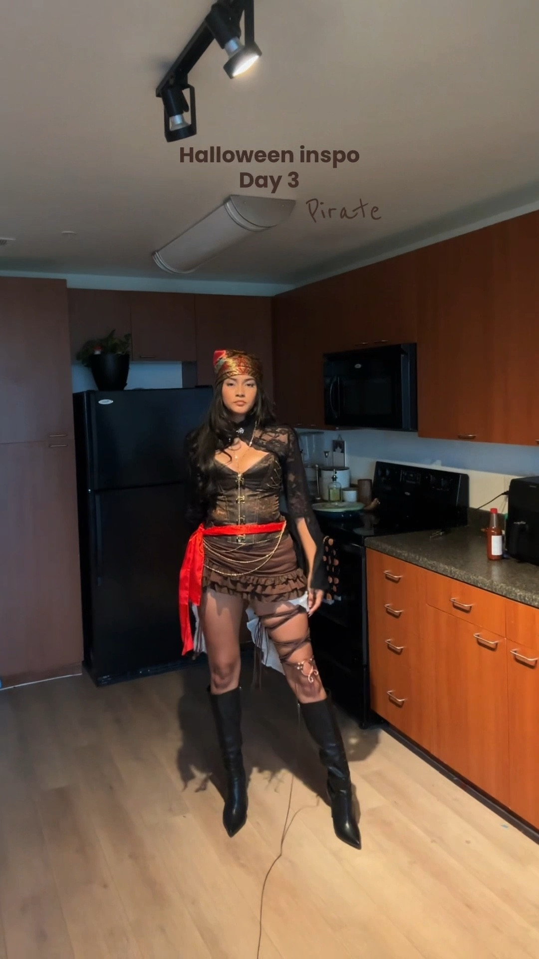 Halloween pirates costume 2025, it girl, brunette costume inspiration Ootd

#LTKTall #LTKHalloween #LTKSeasonal