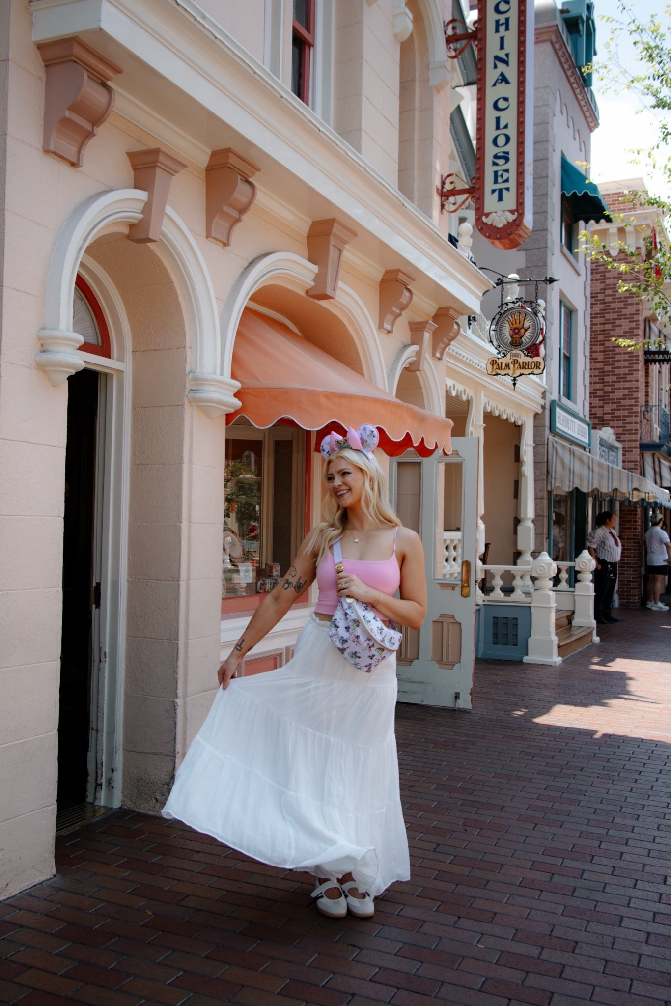Disneyland outfit inspo 

Disney outfits, Disney style, Disneyland outfit