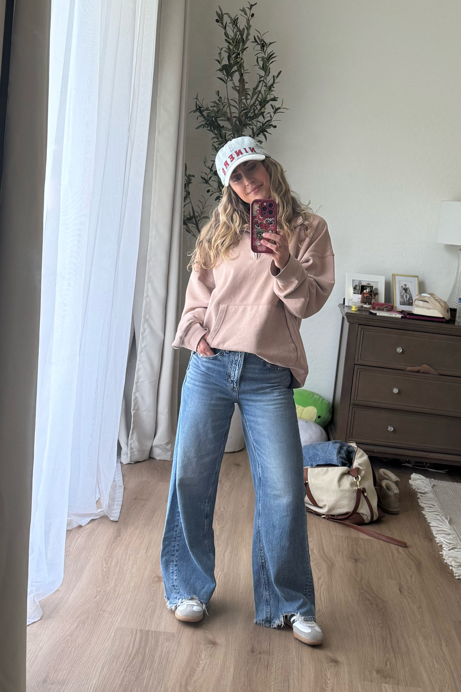 Dupe quarter zip! I am wearing a L for an oversized look. 

Size down in jeans! I’m wearing 00 short! 