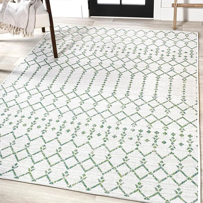JONATHAN Y Trebol Moroccan Geometric Textured Weave Indoor/Outdoor Area Rug Green/Ivory 5 X 8 Geo... | Amazon (US)