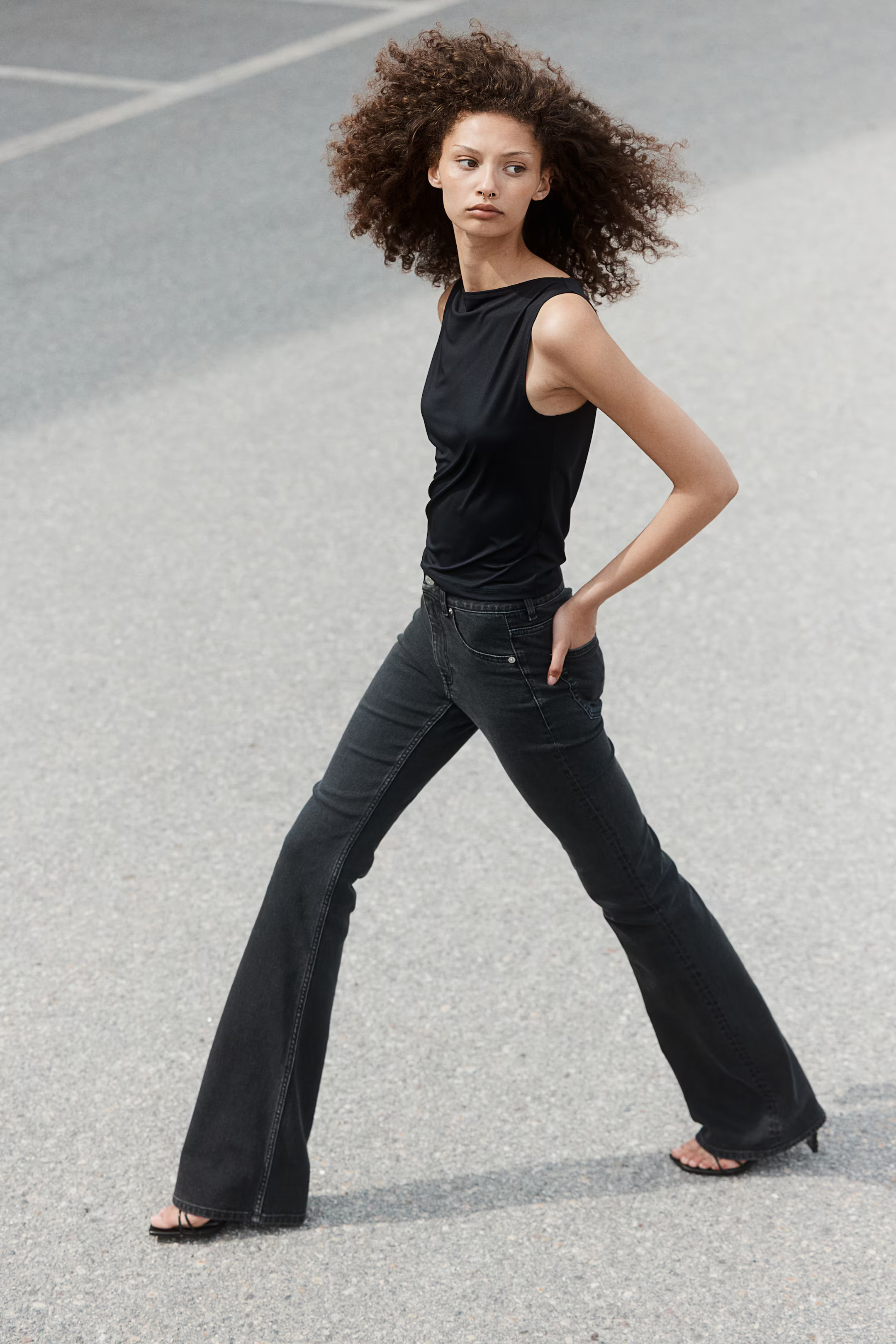 Flared High Jeans | H&M (UK, MY, IN, SG, PH, TW, HK)