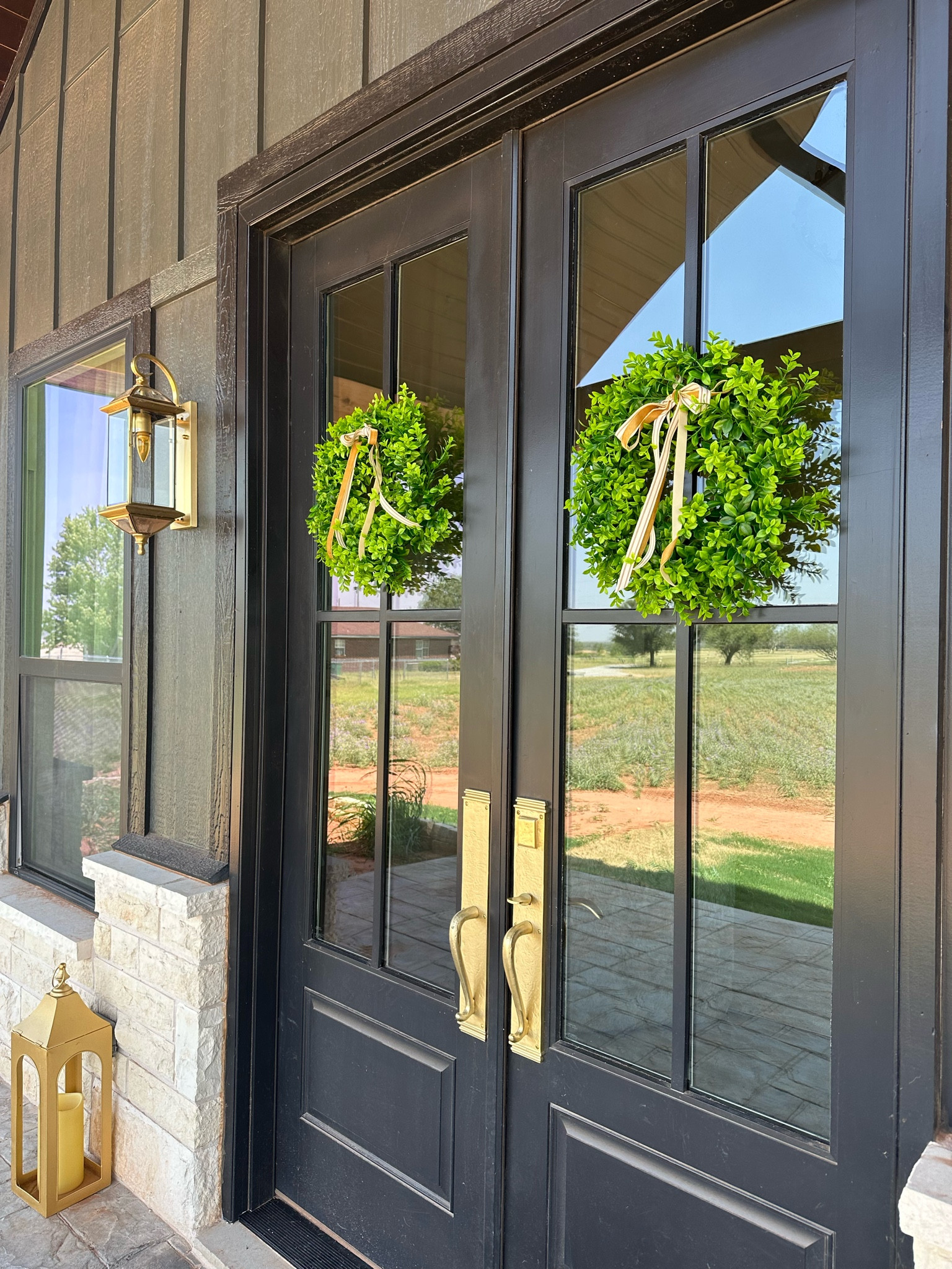 Front porch design 💚 

Amazon home, front door, wreaths, home decor, home, gold fixtures 

#LTKHome