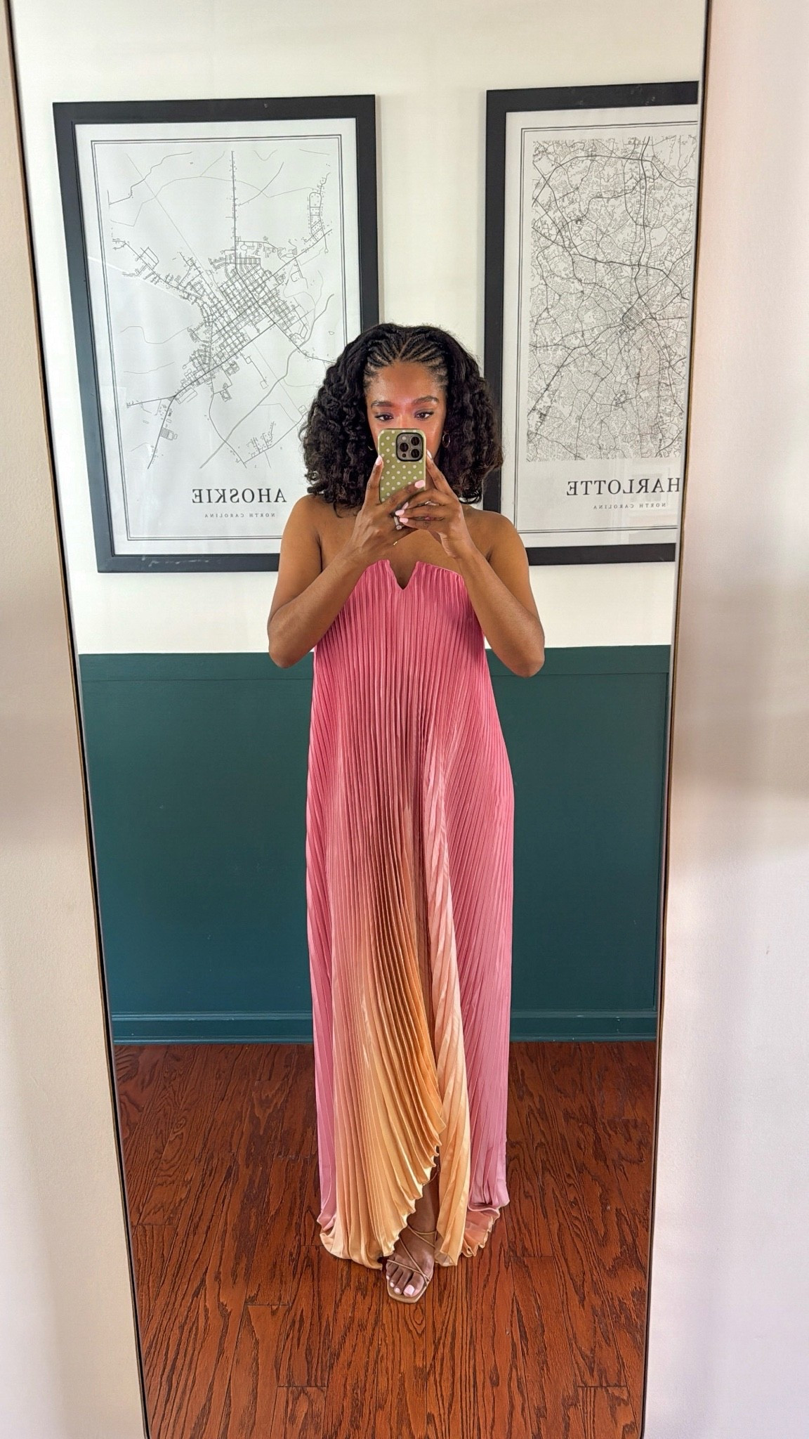 Summer flowy dress 🌴✨

#LTKgrwm #LTKootd #LTKTravel