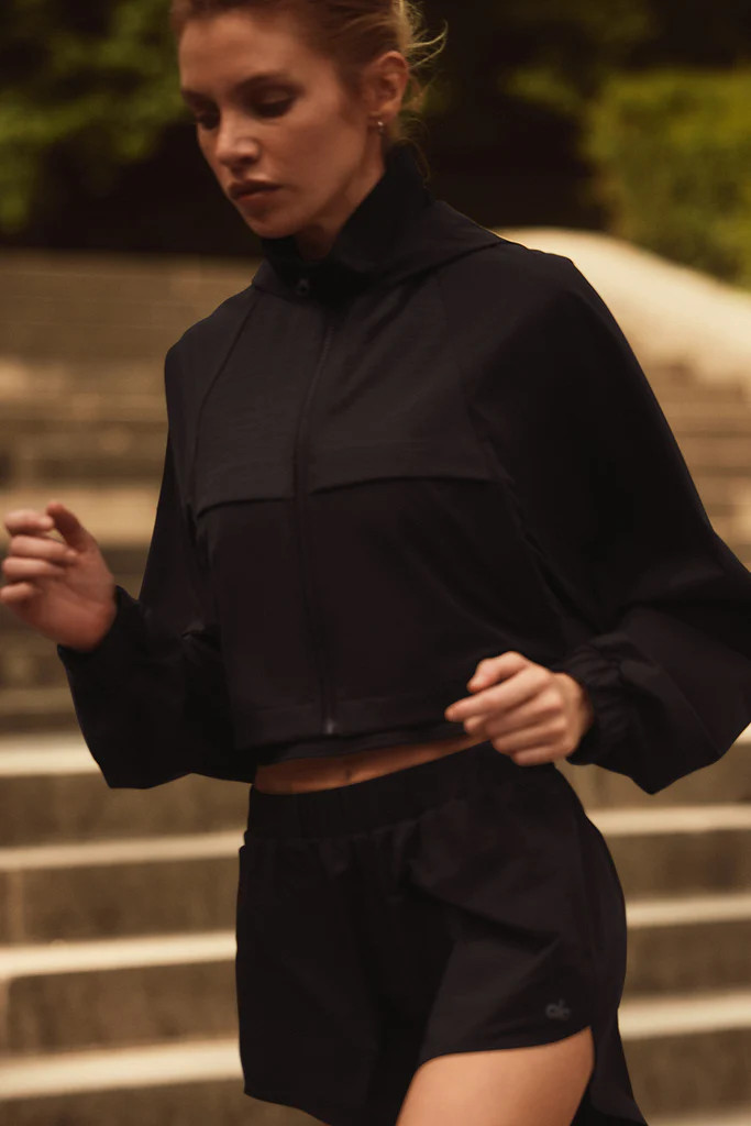 Cropped Playmaker Jacket | Alo Yoga (US)