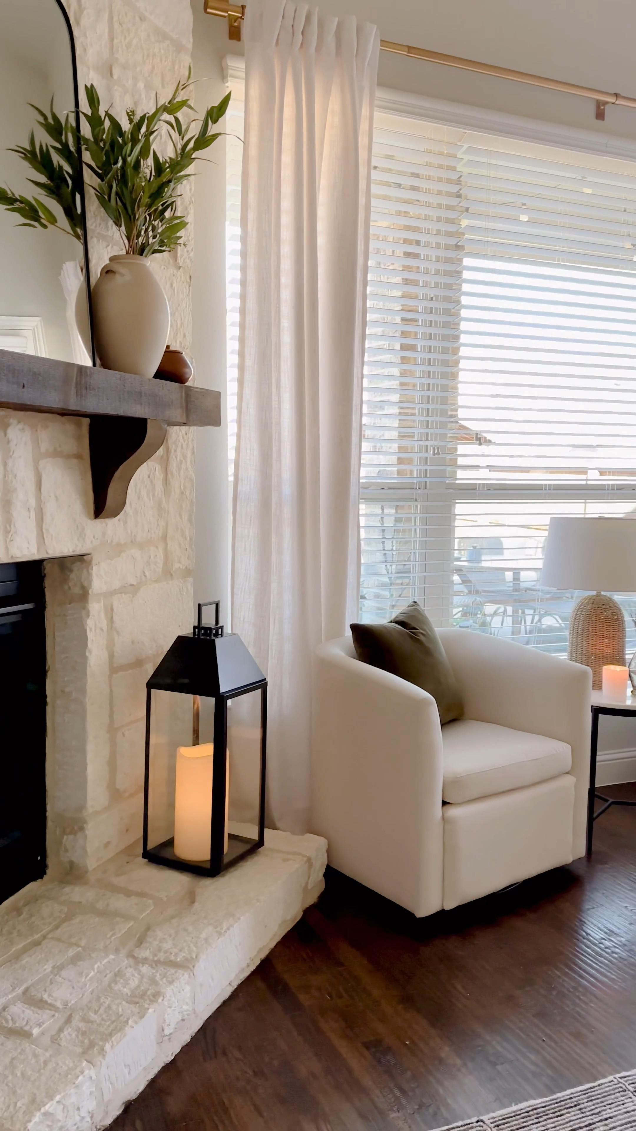  living room seating area 

#LTKstyletip #LTKhome