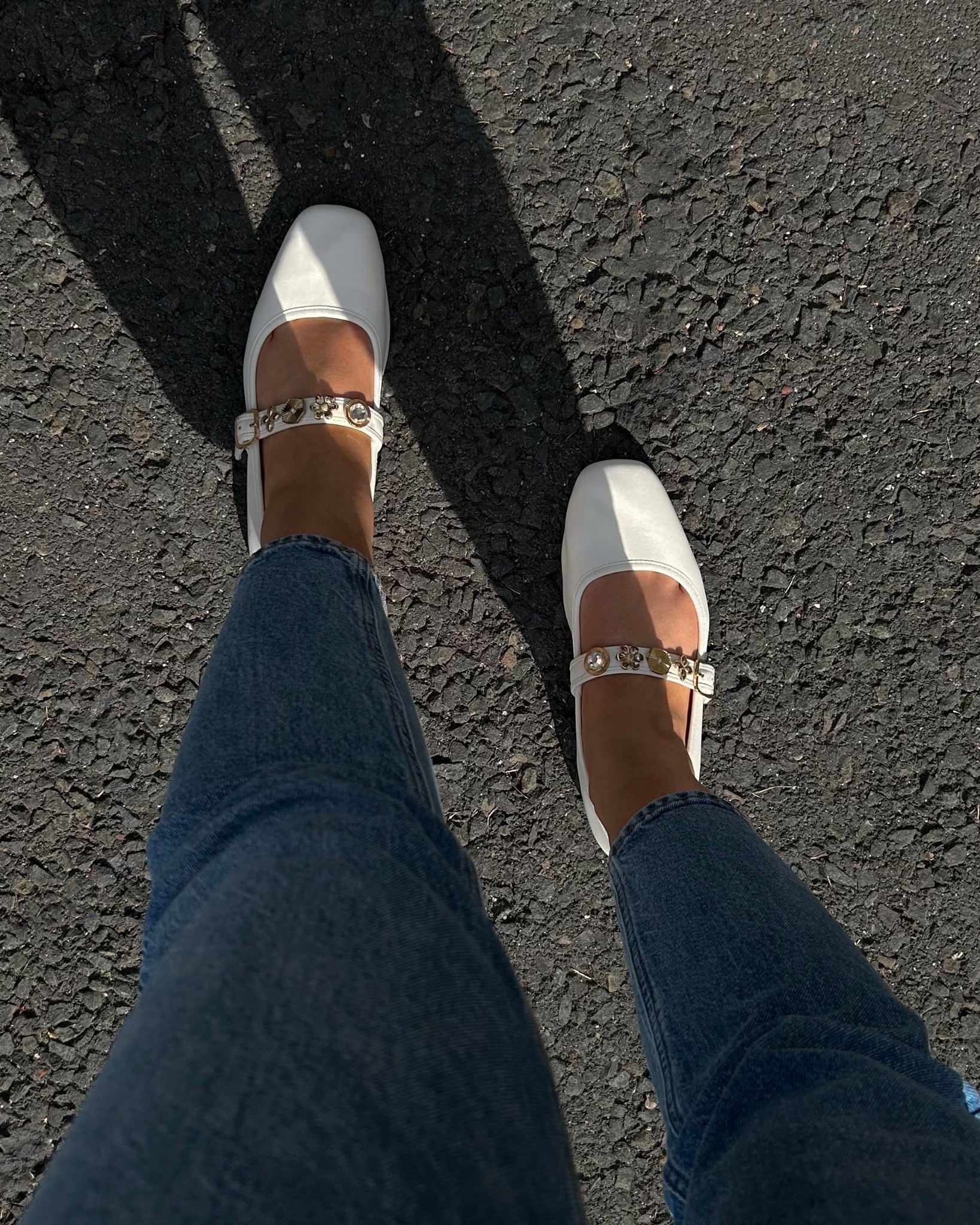 got so many compliments on these flats today - from @target and true to size!

mary jane flats, minimal style, wardrobe staples, elevated basics, target style, teacher outfit, casual friday, affordable chic

#LTKFindsUnder50 #LTKShoeCrush #LTKStyleTip