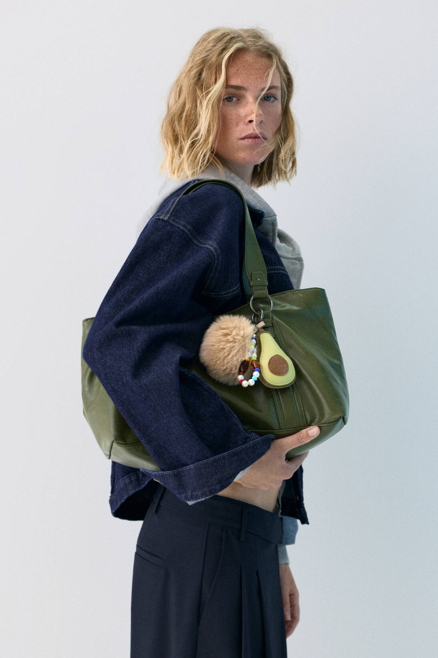 Embellished shopper bag - pull&bear | PULL and BEAR UK