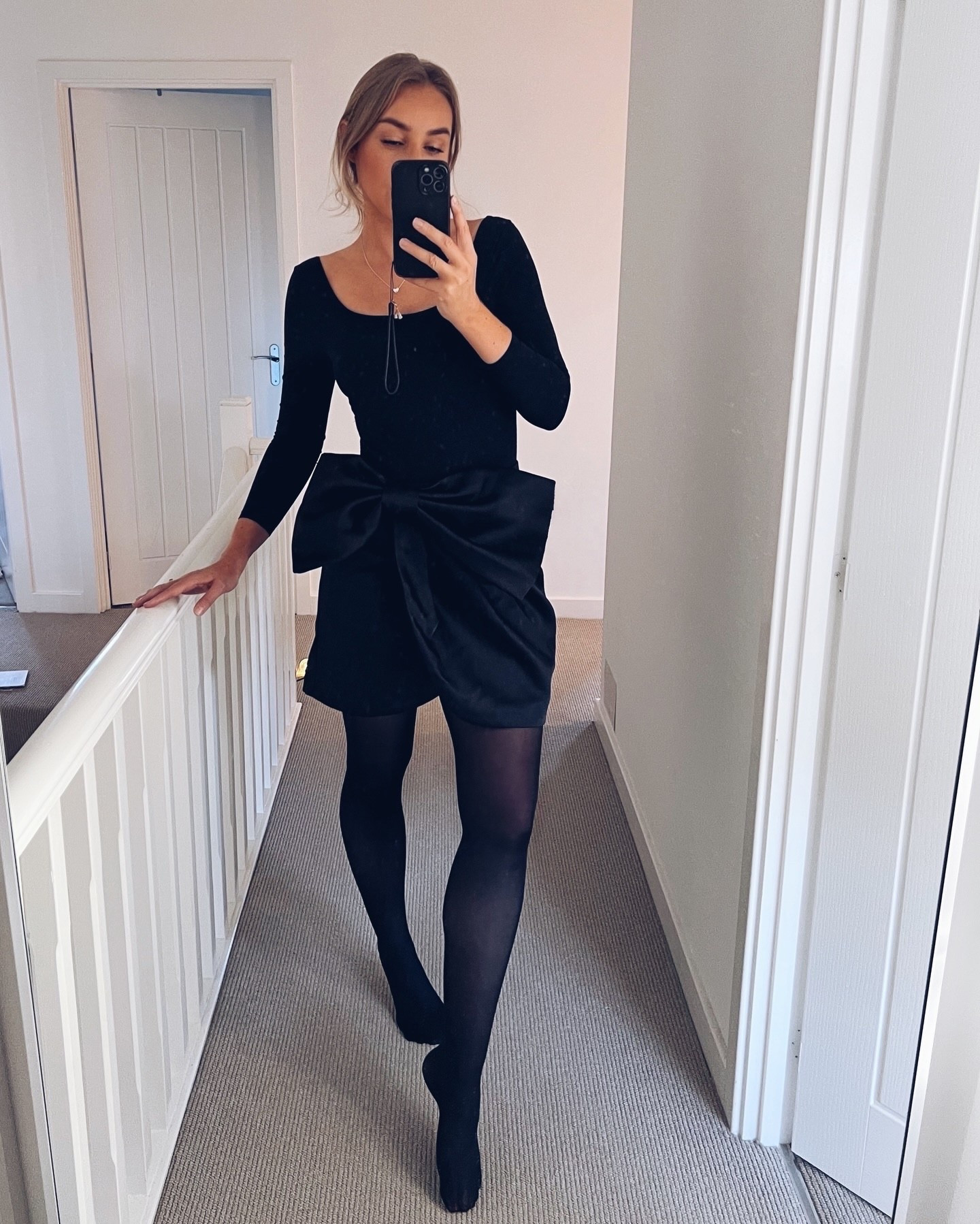 100% also need this satin bow mini skirt in pink 🩰🎀 

#christmasdayoutfit #satinbowskirt #satinbows #hmxme #winterstyle