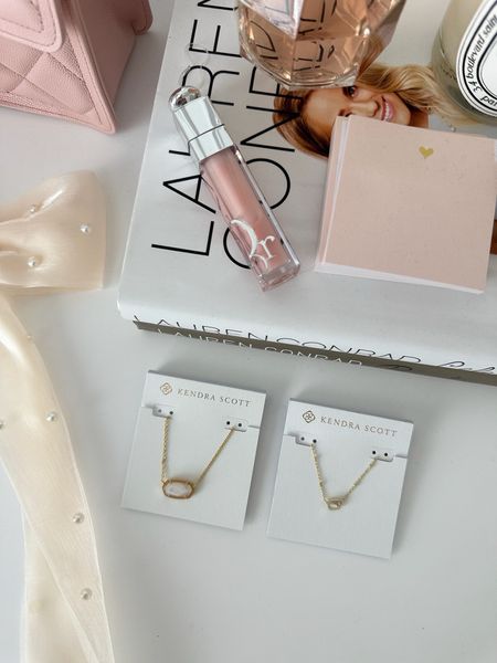 A few of my favorite things that would be perfect gift options! Mother’s Day gifts // Makeup // beauty products // bows // handbags // jewelry // perfume // books // Kendra scott // LTKaccessories 

#LTKSeasonal #LTKbeauty #LTKGiftGuide