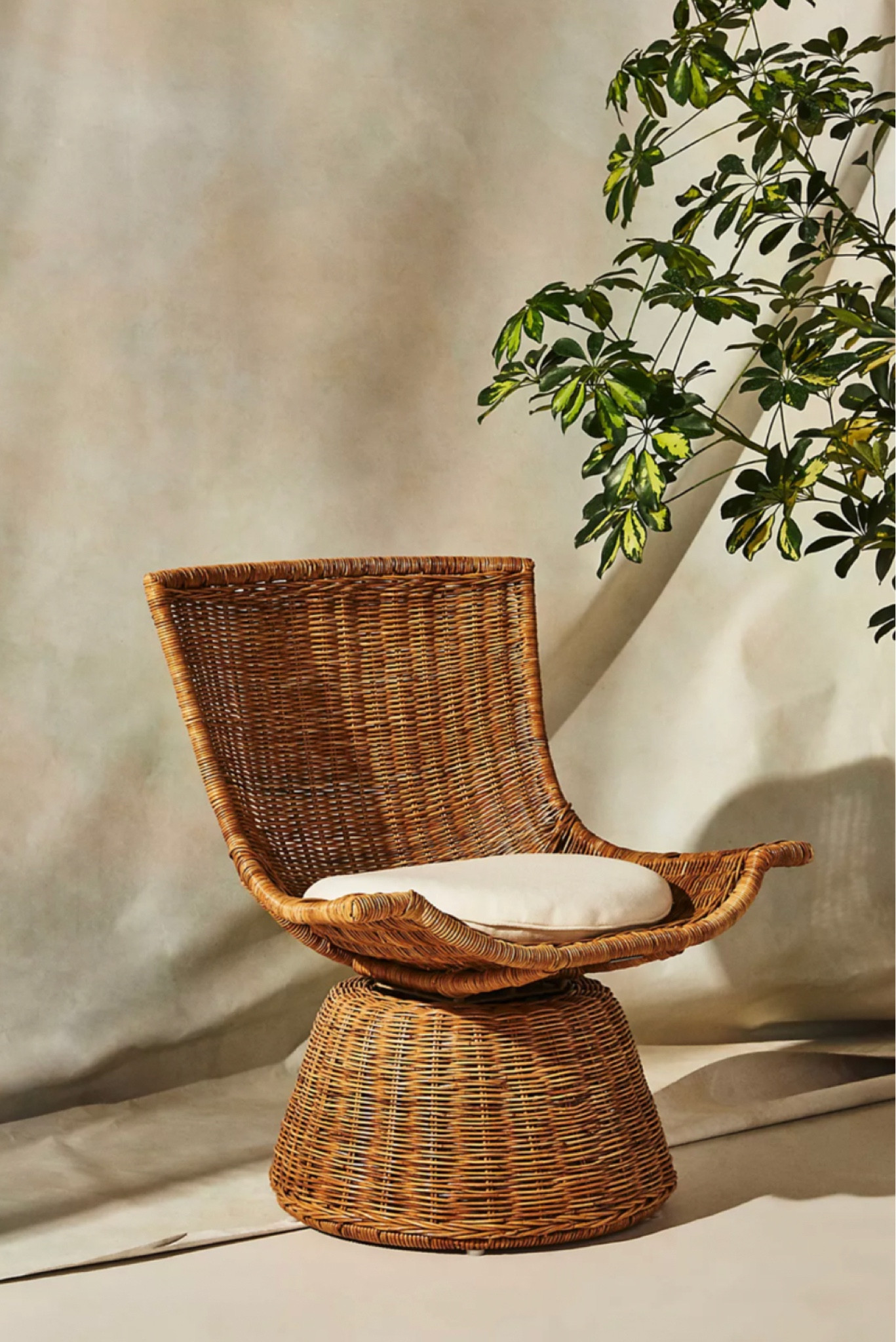I’m head over heels for this rattan swivel chair by Terrain at Anthropologie. It’s such a classy piece of outdoor furniture 🪑 😍 

Patio furniture
Backyard furniture 
Rattan furniture 
Rattan chair 
Home accents 
Accent chair 
Swivel chair 
Anthropologie home finds 
Neutral home finds 
Neutral home aesthetic 
Investment furniture 

#LTKStyleTip #LTKHome