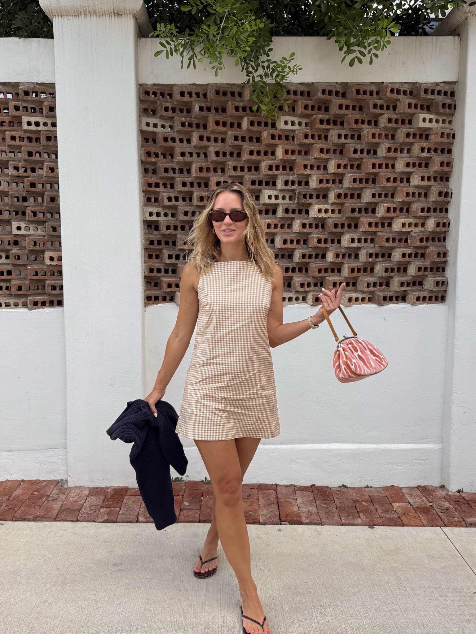 I love this easy little summer shift dress. So classic with my new favorite sunnies and my ever present flip flops ☀️

#LTKootd