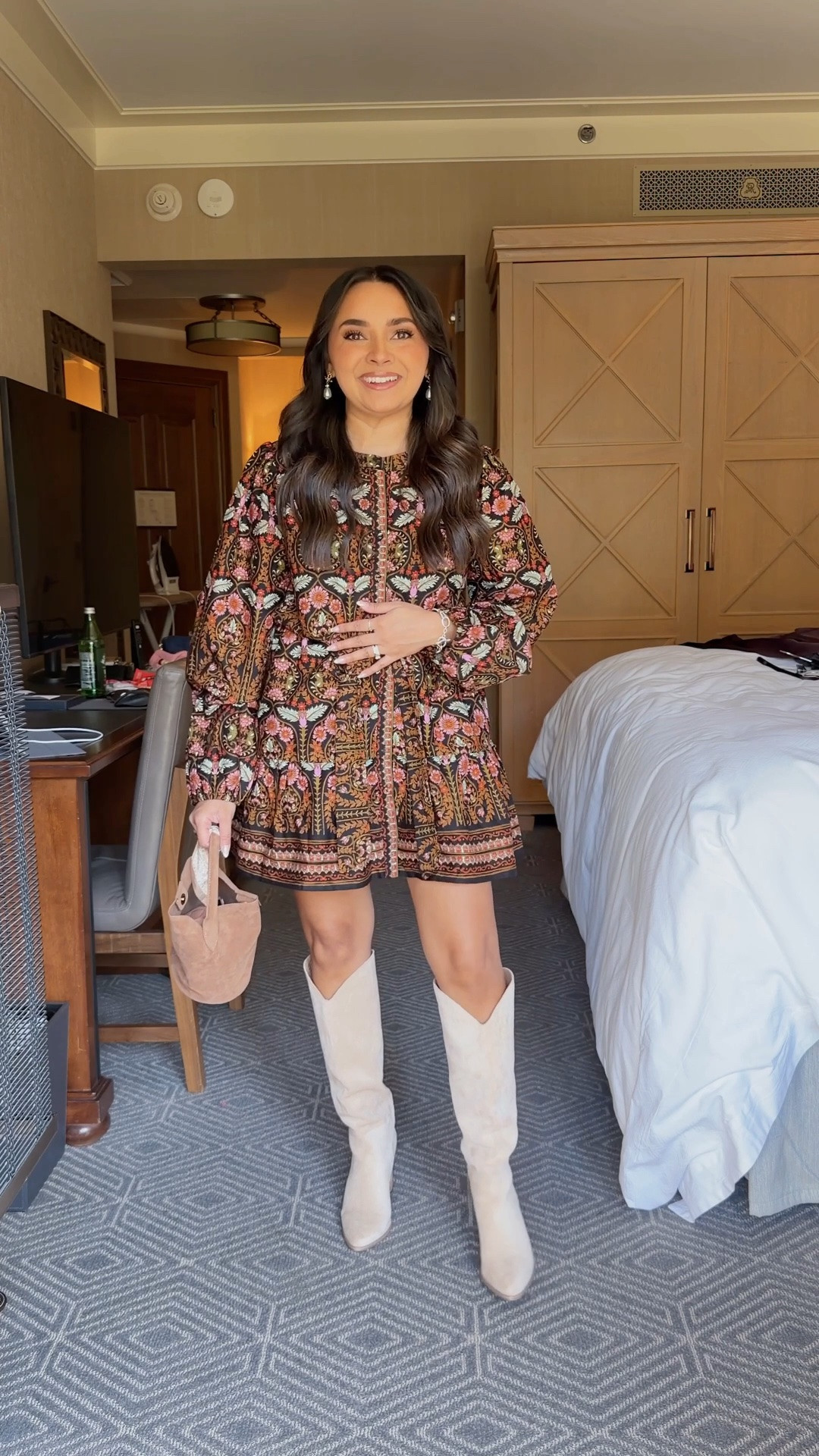 Use code RACHEL15 for 15% off!
Black paisley dress size small TTS
Beige suede boots size 6 TTS

#LTKgrwm #LTKootd #LTKPetite