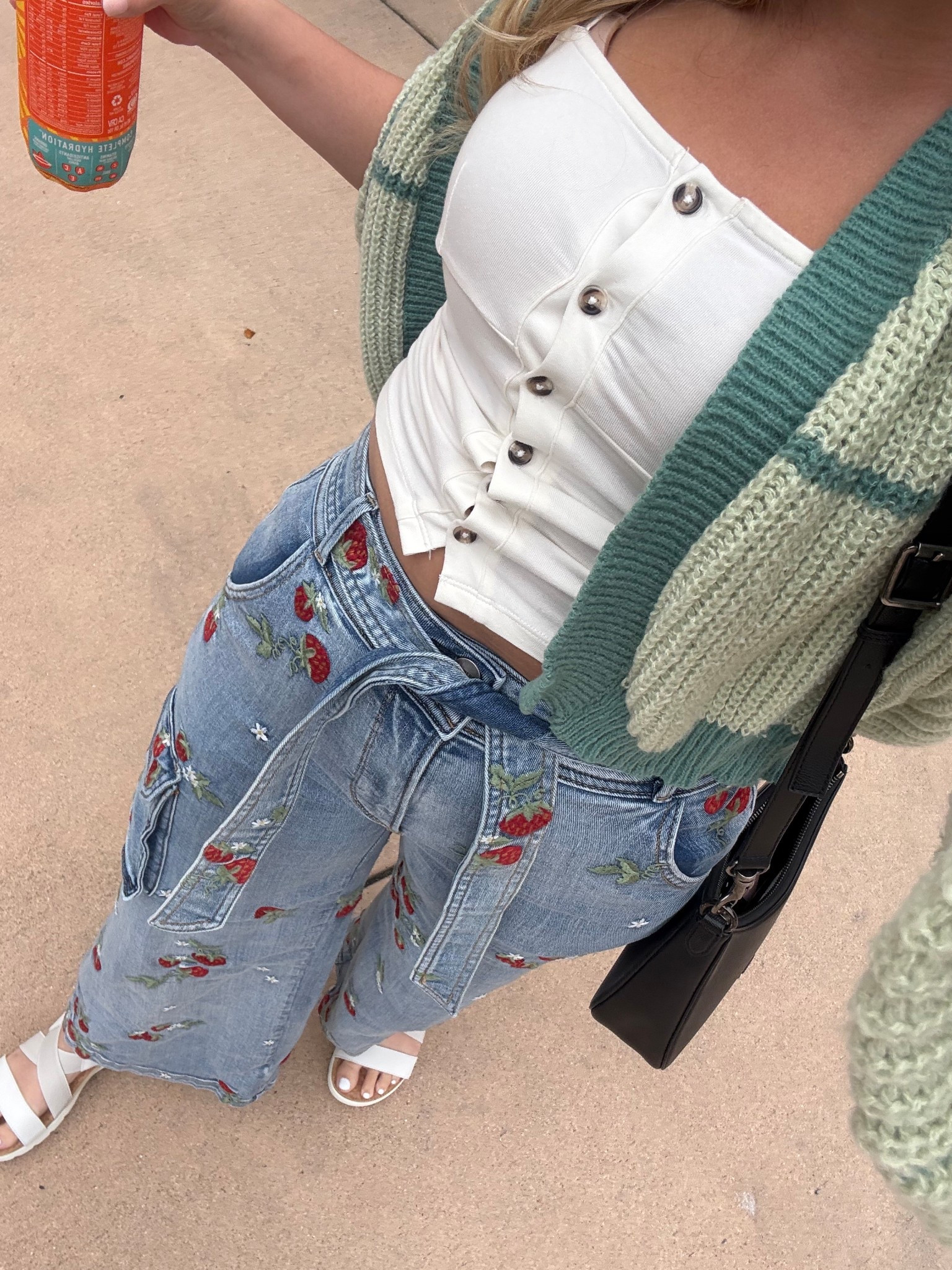 strawberry jeans 🍓🍓🍓

#LTKMidsize #LTKBeauty #LTKStyleTip