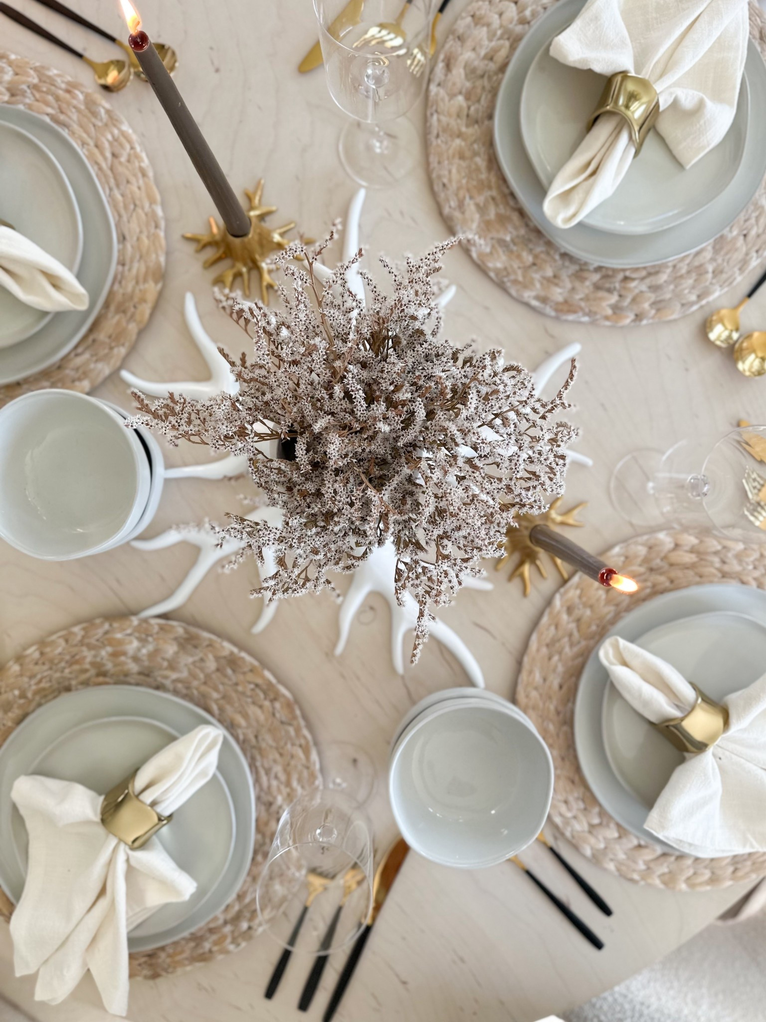 Holiday dinner table inspo

I absolutely love these napkin rings they are modern yet classic

#LTKHoliday #LTKHome #LTKSeasonal