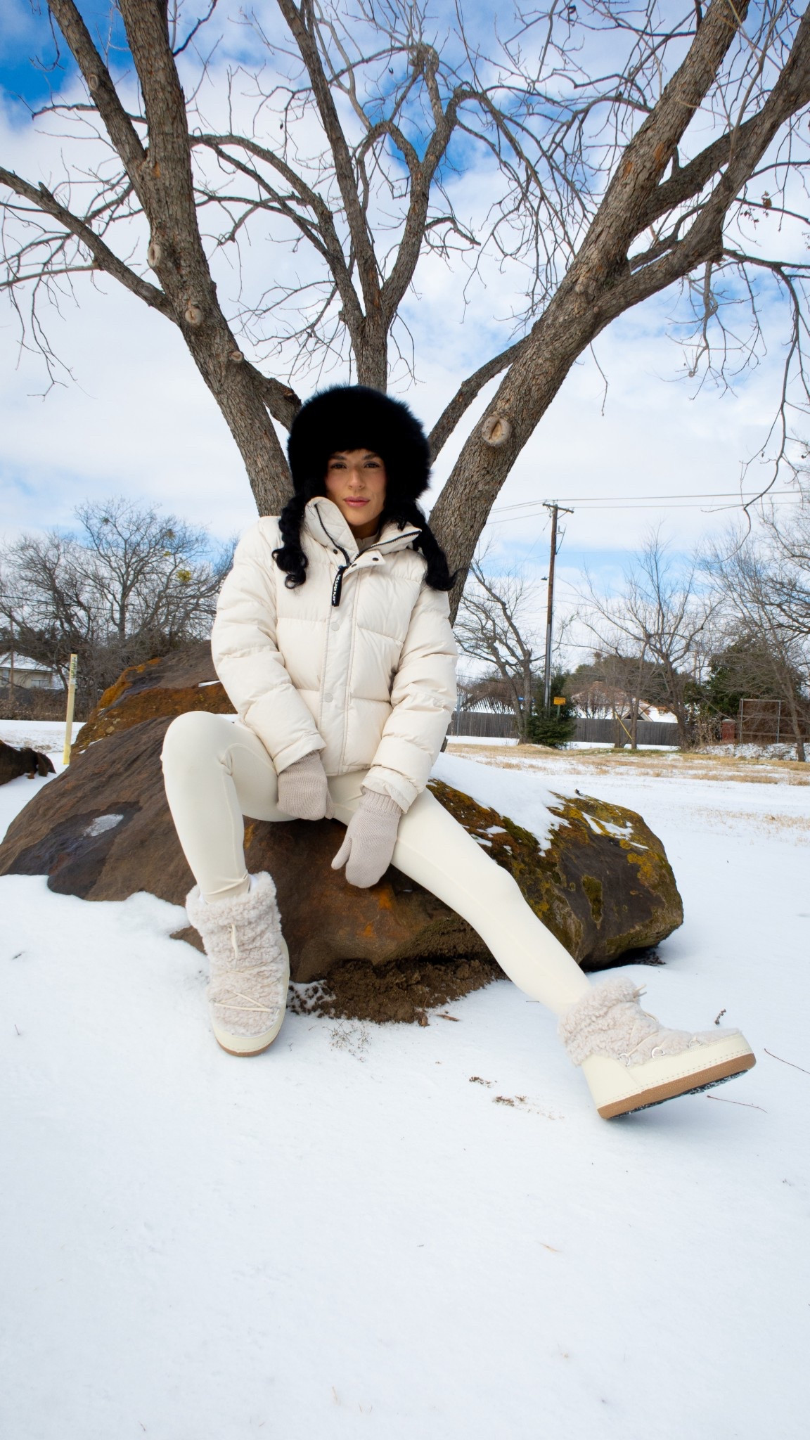 DALLASKA is here to stay for a couple more days! #ski #apresski #snowsuit #moonboots 

#LTKdayinmylife #LTKSeasonal #LTKootd