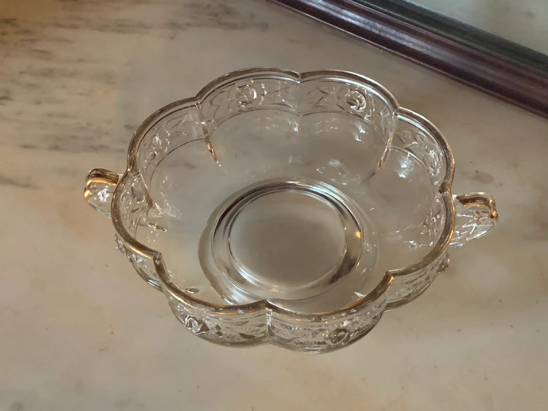 Lovely Vintage Jeannette Glass Aztec Rose Scalloped Dish With Gold Rim and Clear Glass – 6.5" A... | Etsy (US)