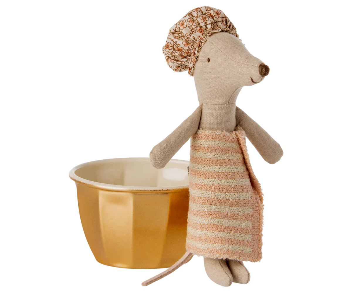 Maileg Wellness Mouse, Big Sister - Rose | Persnickety