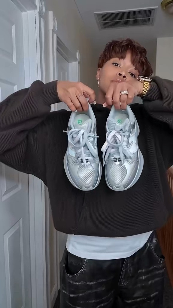 The Zoo fit.
ft. @hardcopy.hardcopy 


#LTKStyleTip #LTKSeasonal