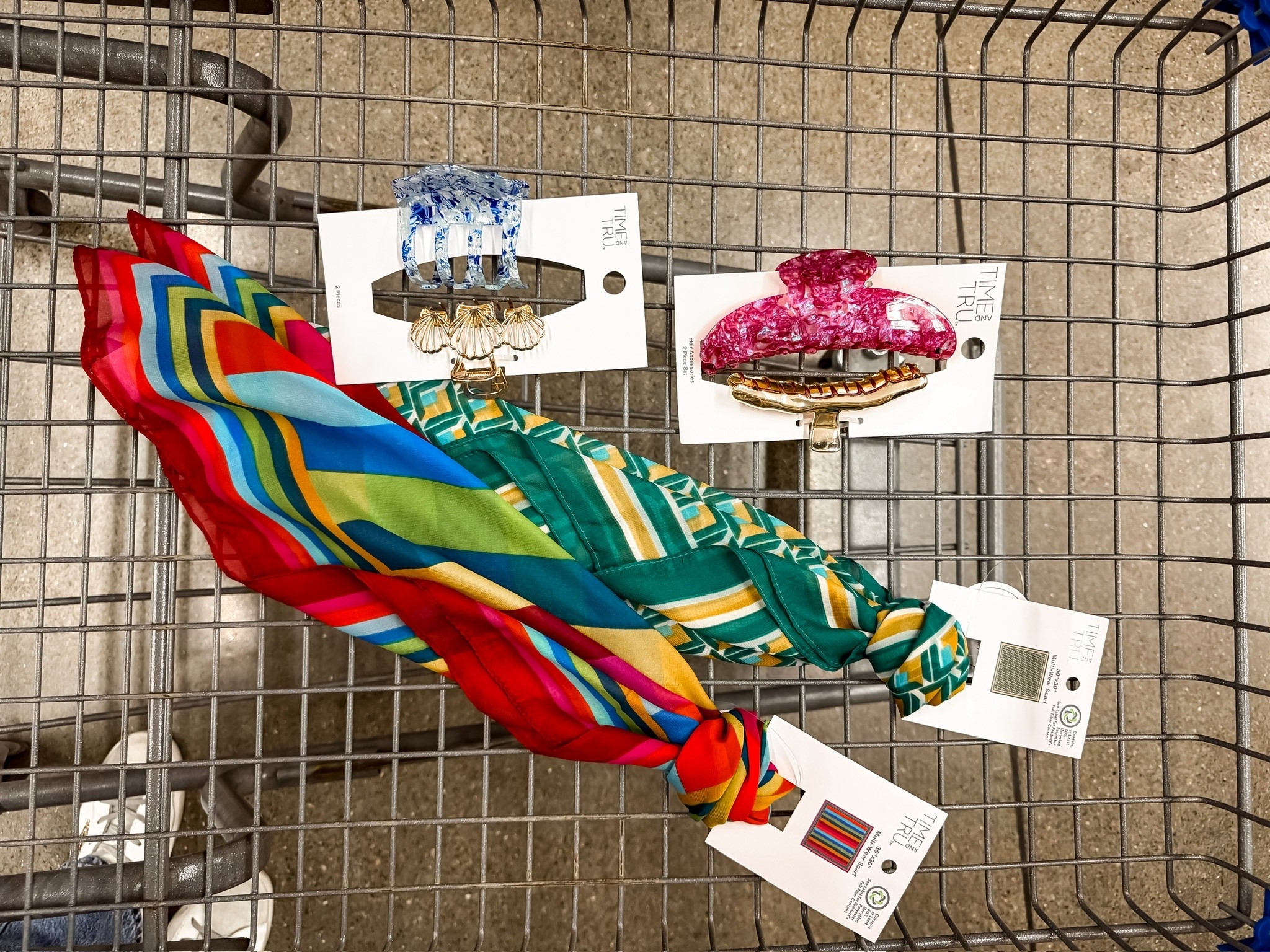 The cutest little Walmart find 🛒Hair scarves + claw clips for a few bucks… and they instantly make your outfit feel styled

affordable accessories, walmart finds, hair accessories, summer style, claw clips, outfit details, themominstyle 

#LTKootd #LTKOver40 #LTKSeasonal