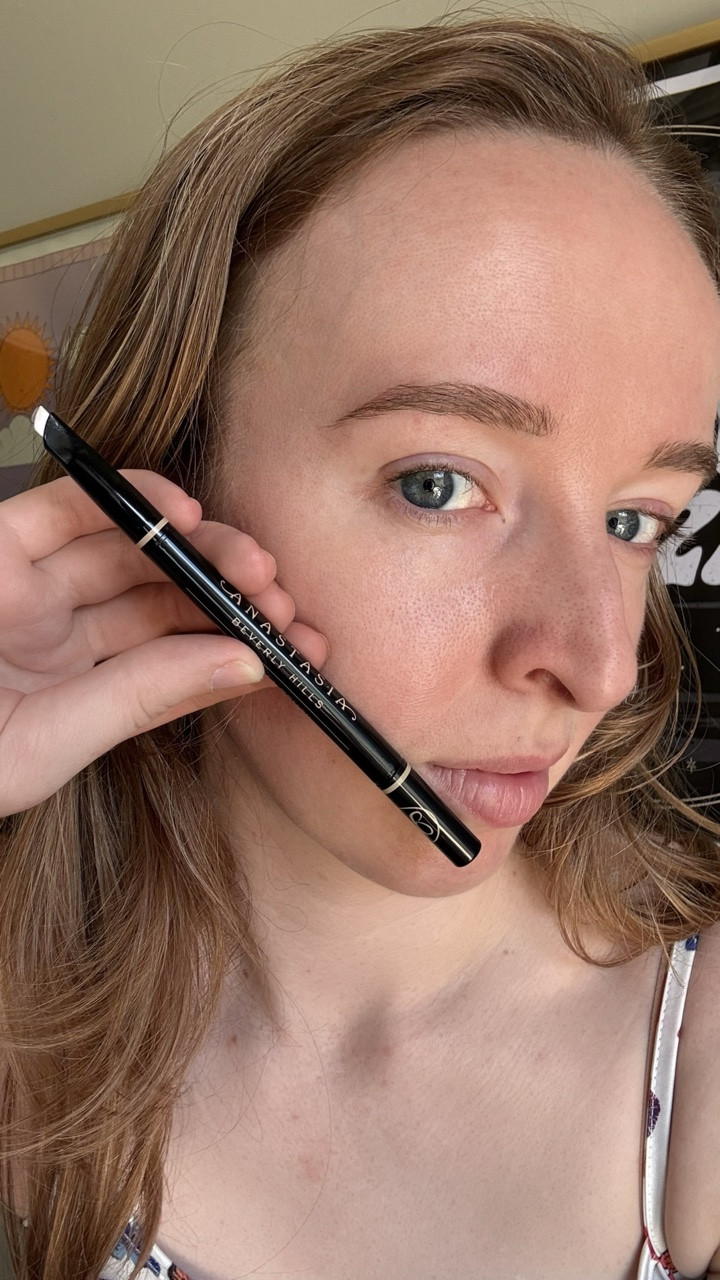 I’m really loving the new Archibrow pencil from Anastasia Beverly Hills! It can create realistic brow hairs but the shape is way more stable than other thin pencils so I haven’t had it breaking on me! Have you tried this one yet??

@influenster @anastasiabeverlyhills #complimentary #archibrow #anastasiabeverlyhills #influenster #ugc

#LTKgrwm #LTKmorningroutine #LTKBeauty