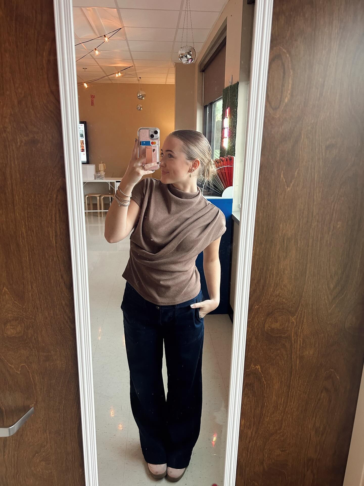 Some recent mirror fits as we transition into FALL! 🤎🕯️🍂 #teacher #middleschoolteacher #teacherfit #teacheroutfit #teacheroutfitoftheday #teacheroutfitsoftheweek #teacheroutfitideas #teacheroutfitinspo