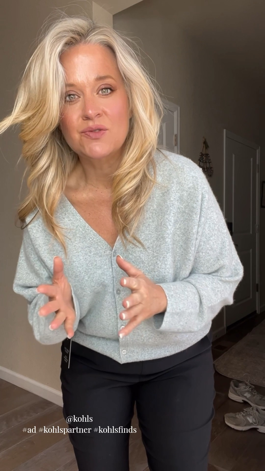 Polished comfort is one of my favorite style upgrades.

This look is simple but elevated.
Black travel pants, a soft cashmere sweater, and a luxurious white high-collar spring jacket that instantly pulls everything together.

It’s the kind of outfit that works beautifully for airport travel, spring brunch, or a casual dinner out when you want to feel comfortable but still put together.

Right now Kohl’s is also running an Instant Kohl’s Cash event where you can get $10 Kohl’s Cash when you spend $25, making it a great time to grab pieces that feel polished without the luxury price tag.

Helping you look good and feel good.
– Lindsey Denver

@kohls #ad #kohlspartner
#kohlsfinds

#LTKOver40 #LTKMidsize #LTKWorkwear