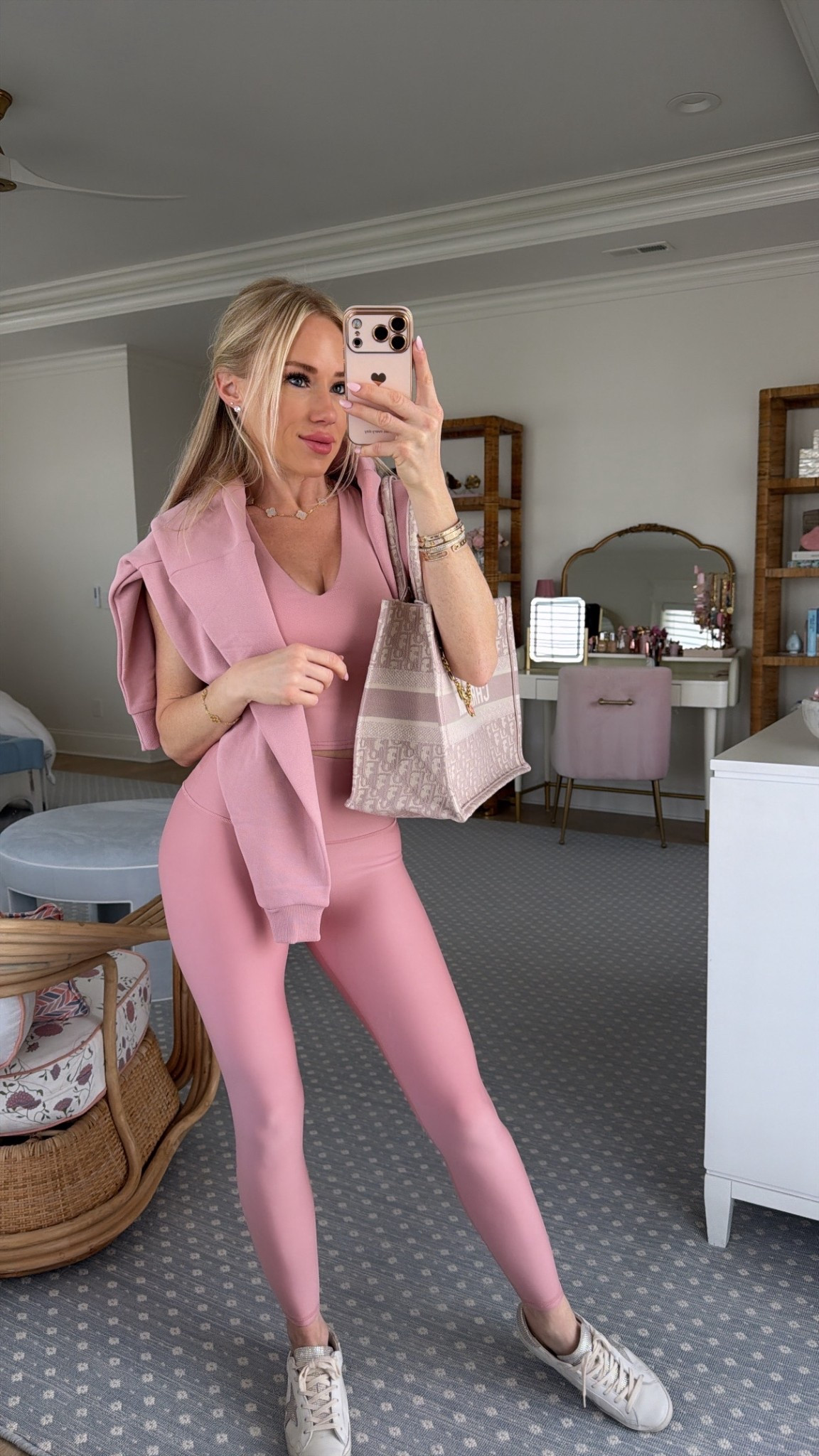 Alo vintage pink set

#LTKdayinmylife #LTKmorningroutine #LTKgrwm