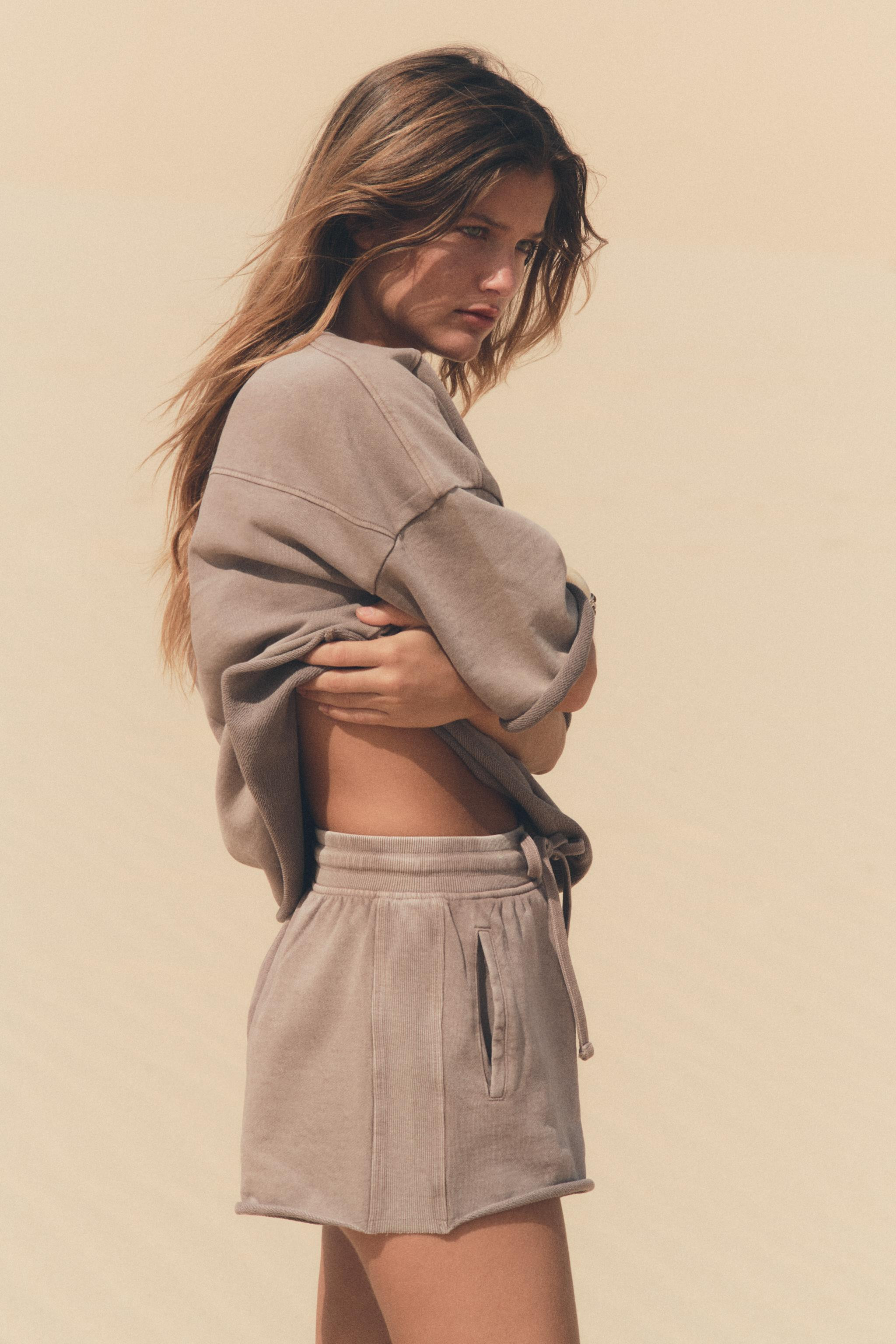 WASHED EFFECT PLUSH SWEATSHIRTBrown / Taupe+3 | Zara US