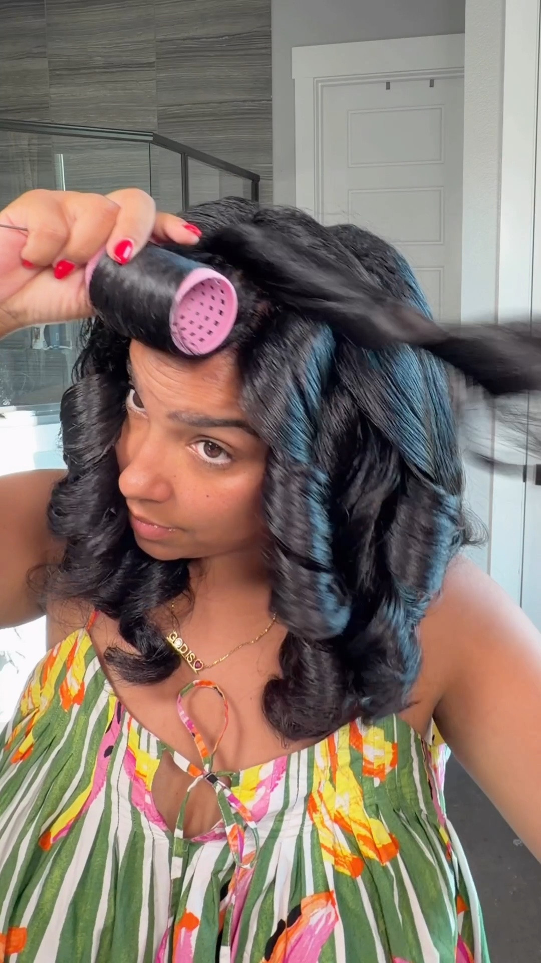 These results from ONE leave-in product?! INSANE

But don’t get it twisted, the wah dat routine prior to a roller set is crucial. Don’t rush shampoo & conditioner- that’s your foundation sis!! 

#naturalhair #healthyhairtips #hairgoals