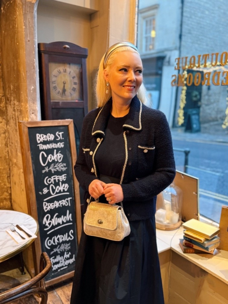 Tis the season to inject metallic accessories into your day wear, plus they make the perfect gifts! See product list to check out my favourites! 

#LTKfestive #LTKwinter #LTKgiftguide