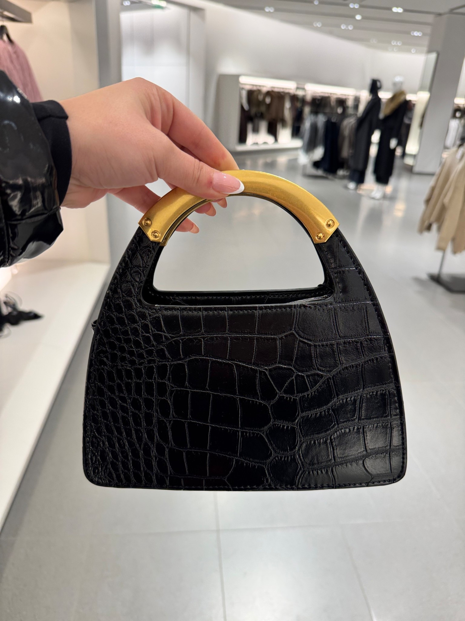 I just found the most perfect, chic little black bag ever! This bag is stunning & can be styled so many different ways! And it has a crossbody strap and is under $60! A steal truly! #bag #handbag #purse #blackbag

#LTKHoliday #LTKFindsUnder100 #LTKGiftGuide