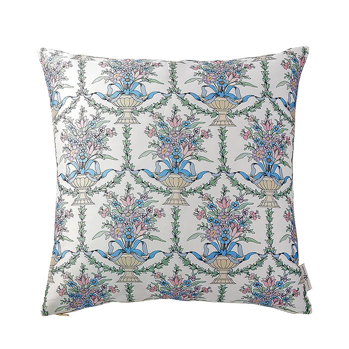 Vivienne Pillow | Caitlin Wilson Design