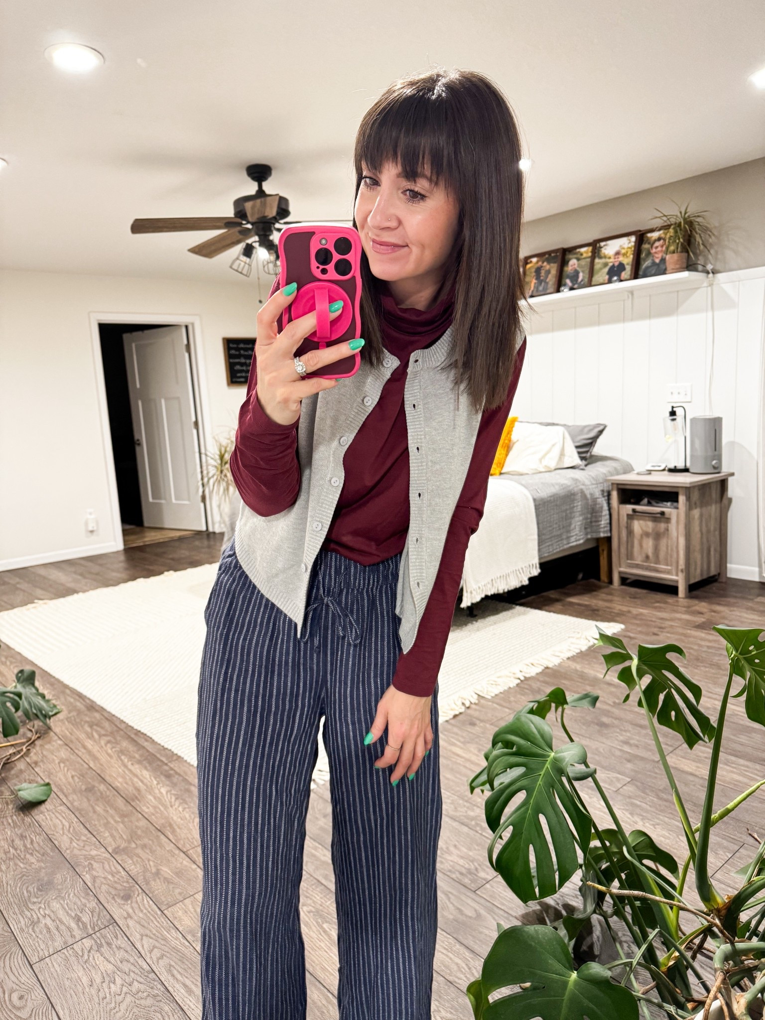 Went for a comfy cozy outfit, and that’s all in here for.

Long sleeve bodysuit: small 
Vest: small 
Pants: small 






#LTKmomlife #LTKootd #LTKU