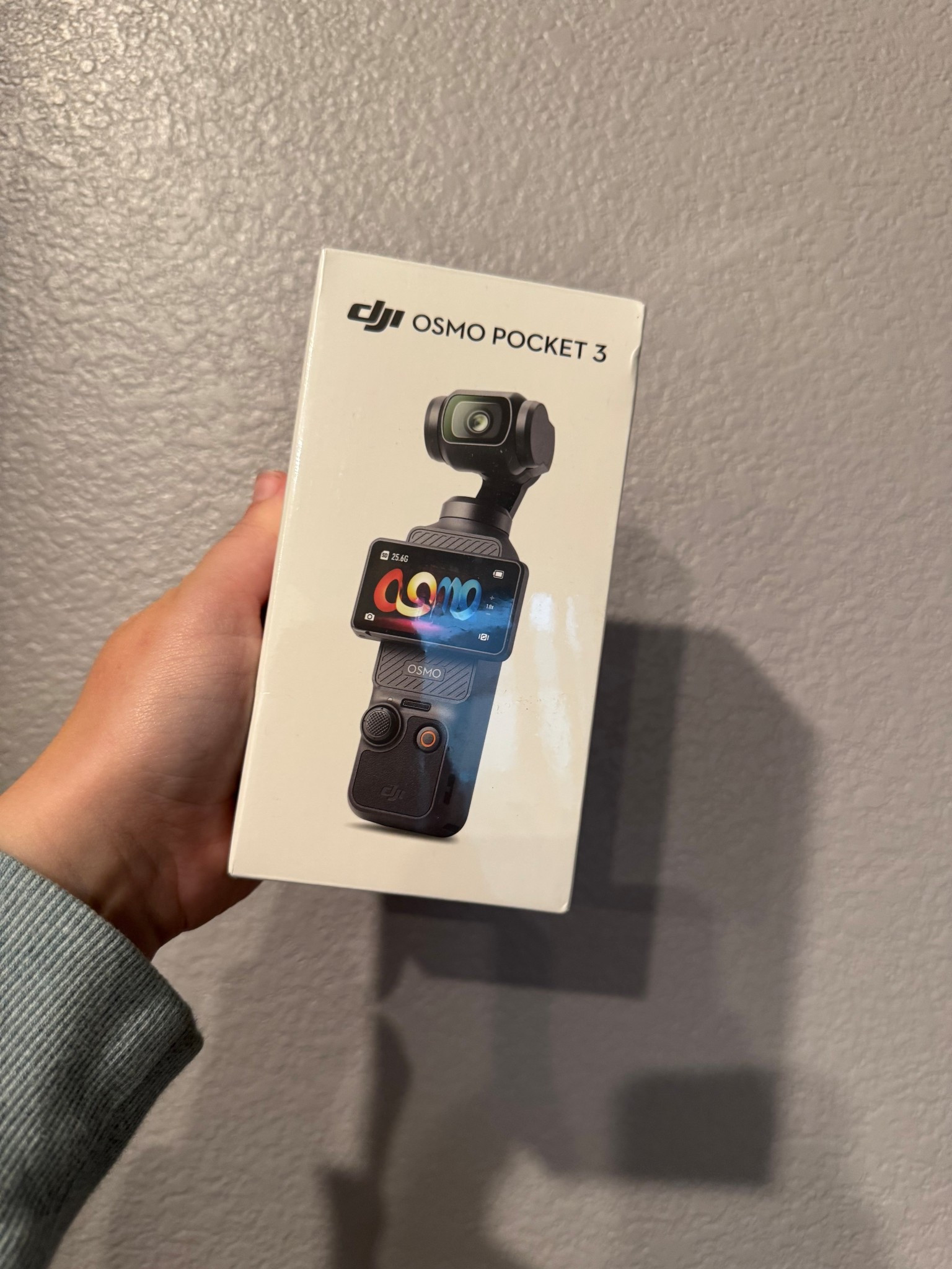 My Christmas present this year! The osmo pocket 3! I’m already in love with this little guy 


Blogger | vlogging camera | osmo | dji | content creator | camera | photography 

#LTKHoliday #LTKvlog #LTKGiftGuide
