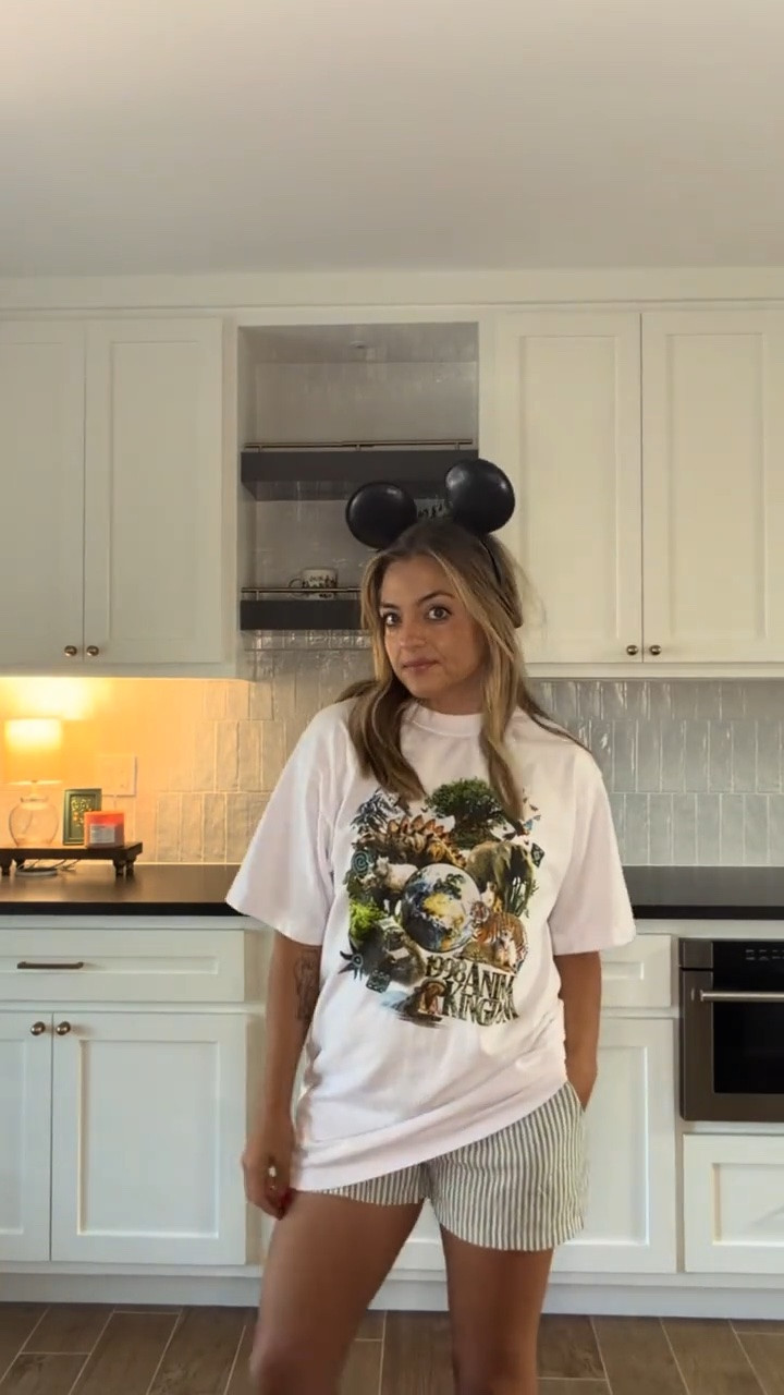 Animal Kingdom Disney Tshirt! Heavyweight and high quality! Can’t link it here but find it here: https://go.shopmy.us/p-59953217?s=sl1_stk_cpl
Or at FantasyFeelingsCo.com

#LTKootd #LTKTravel