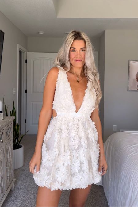 hands DOWN my most favorite dress in my closet right now! love the open back + 3D florals. in a size small!

white dress // bridal dress // engagement party // bride to be // formal dress 

#LTKparties #LTKwedding #LTKstyletip