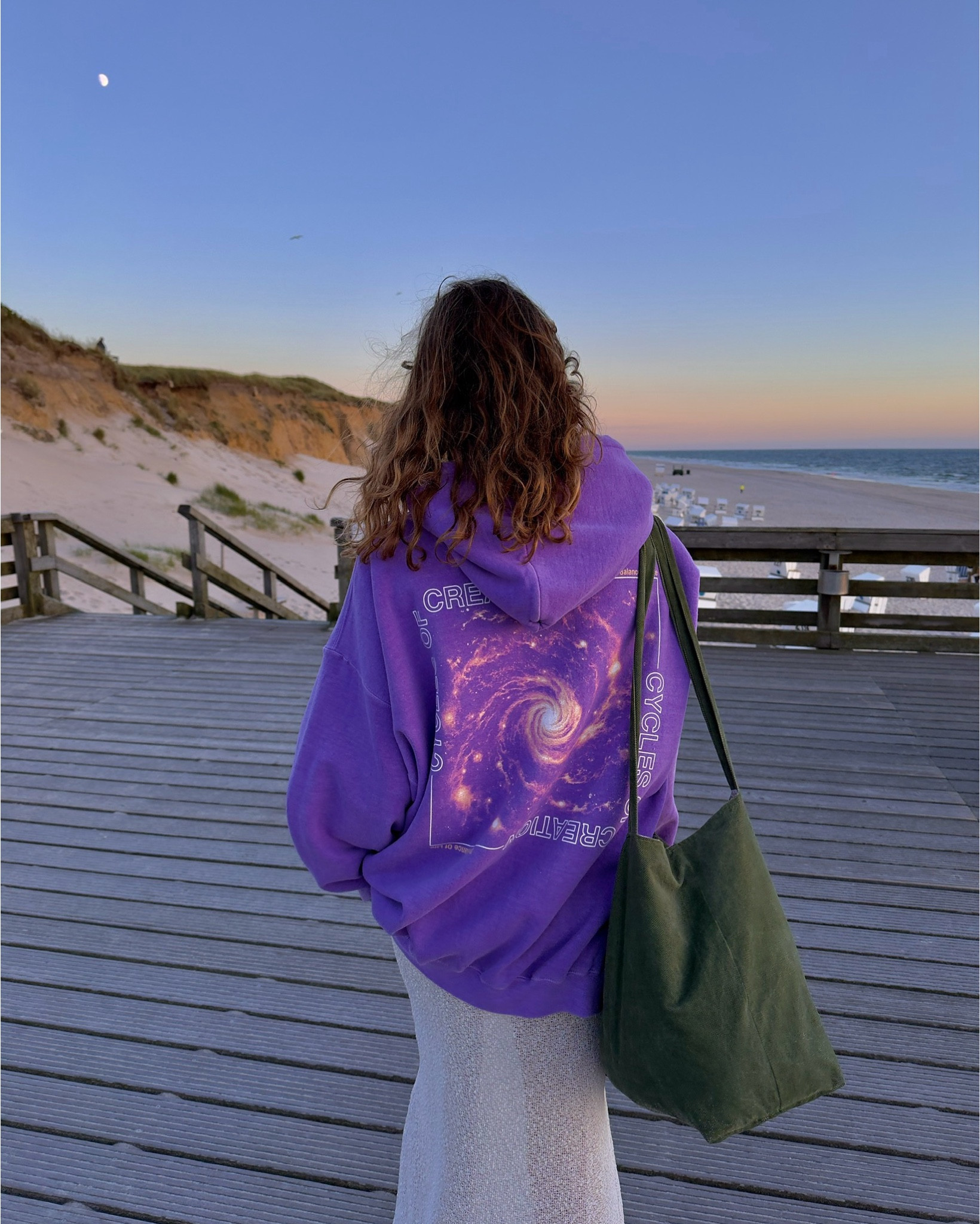 Lieblingspulli 💜🌌✨

#LTKeurope #LTKsummer #LTKdeutschland