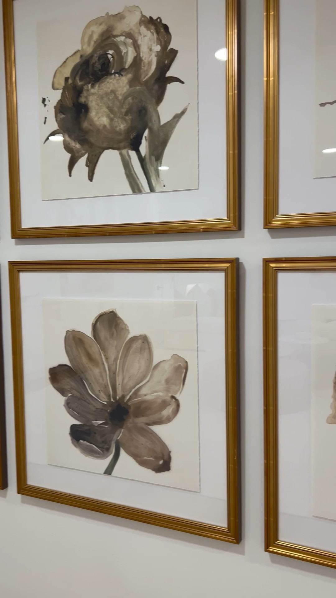 Beautiful gallery wall inspiration! These gold square frames make such a statement.

square frames, gold frame, classic home, traditional home, modern farmhouse home, modern cottage home, home design, home interiors, McGee home, picture frames, gallery wall, gallery wall ideas, how to design a gallery wall, cozy home ideas 

#LTKHome #LTKFindsUnder100 #LTKFindsUnder50