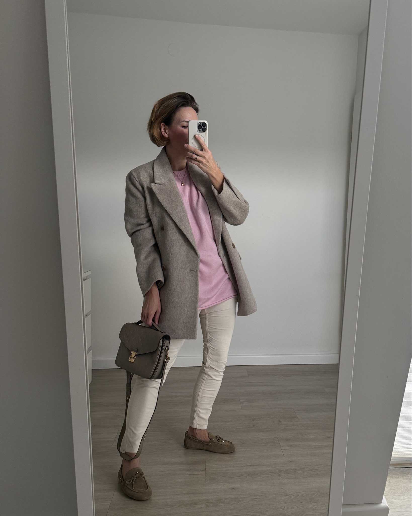 Frühlings-Outfit: Wollblazer, Kaschmir in rosa & Bootsschuhe#LTKFashionMonth 

#LTKstyletip #LTKdeutschland