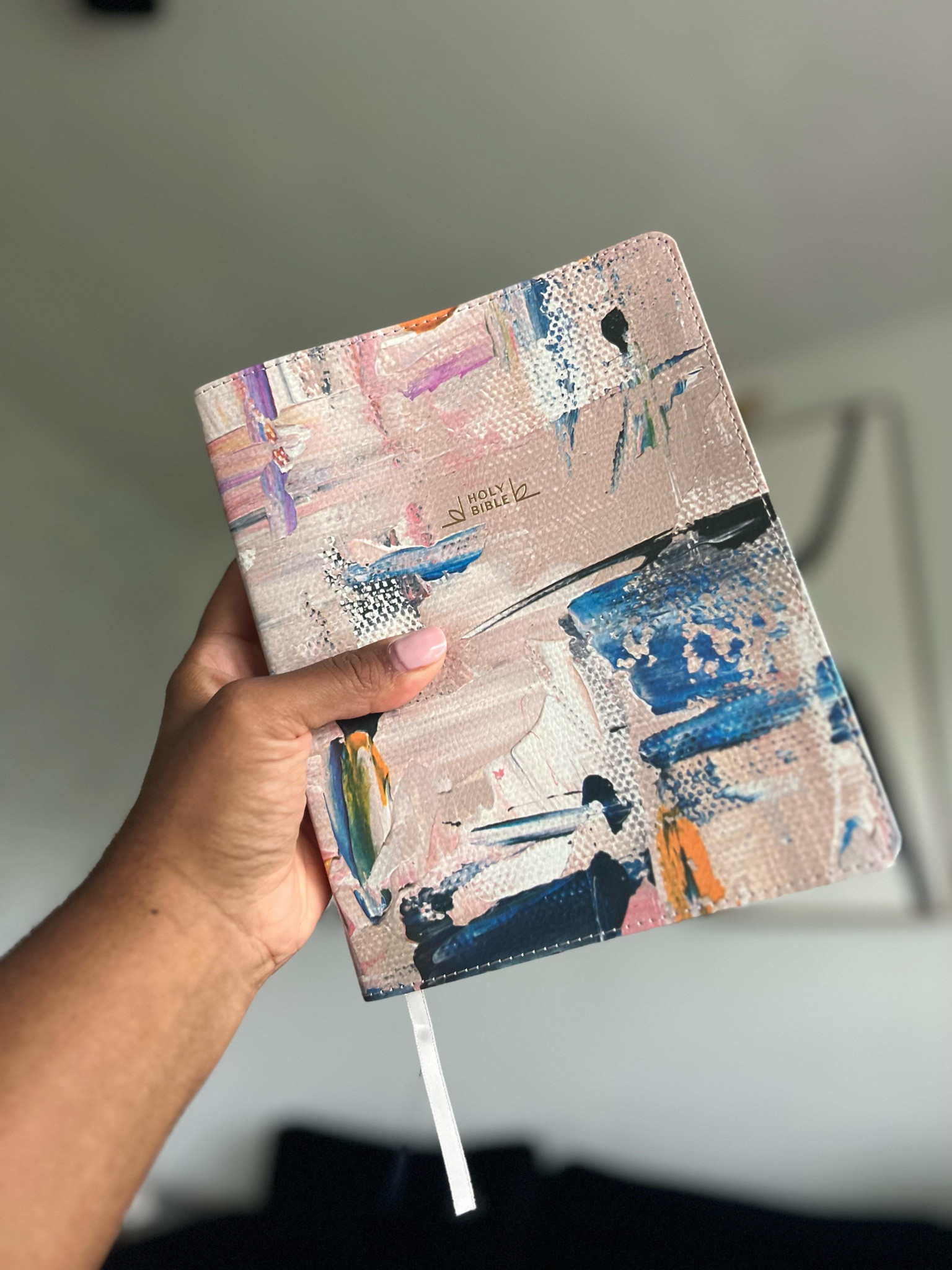 I love that this Bible has lines for me to take notes next to the text. Plus it’s soooo beautiful! 

#LTKSaleAlert #LTKGiftGuide