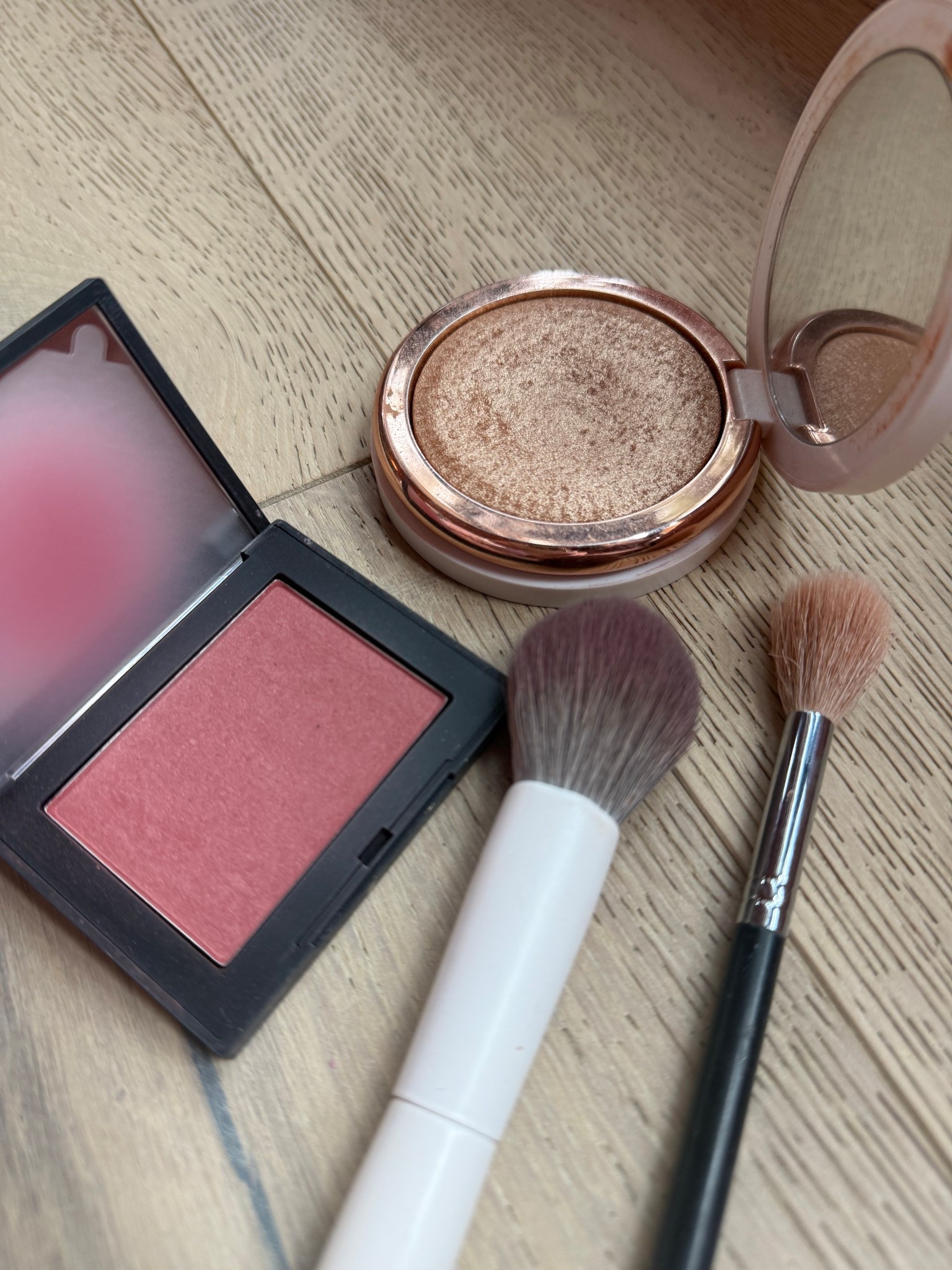 did someone say cheeeeeks 🫶🏻

#LTKStyleTip #LTKBeauty #LTKFindsUnder50